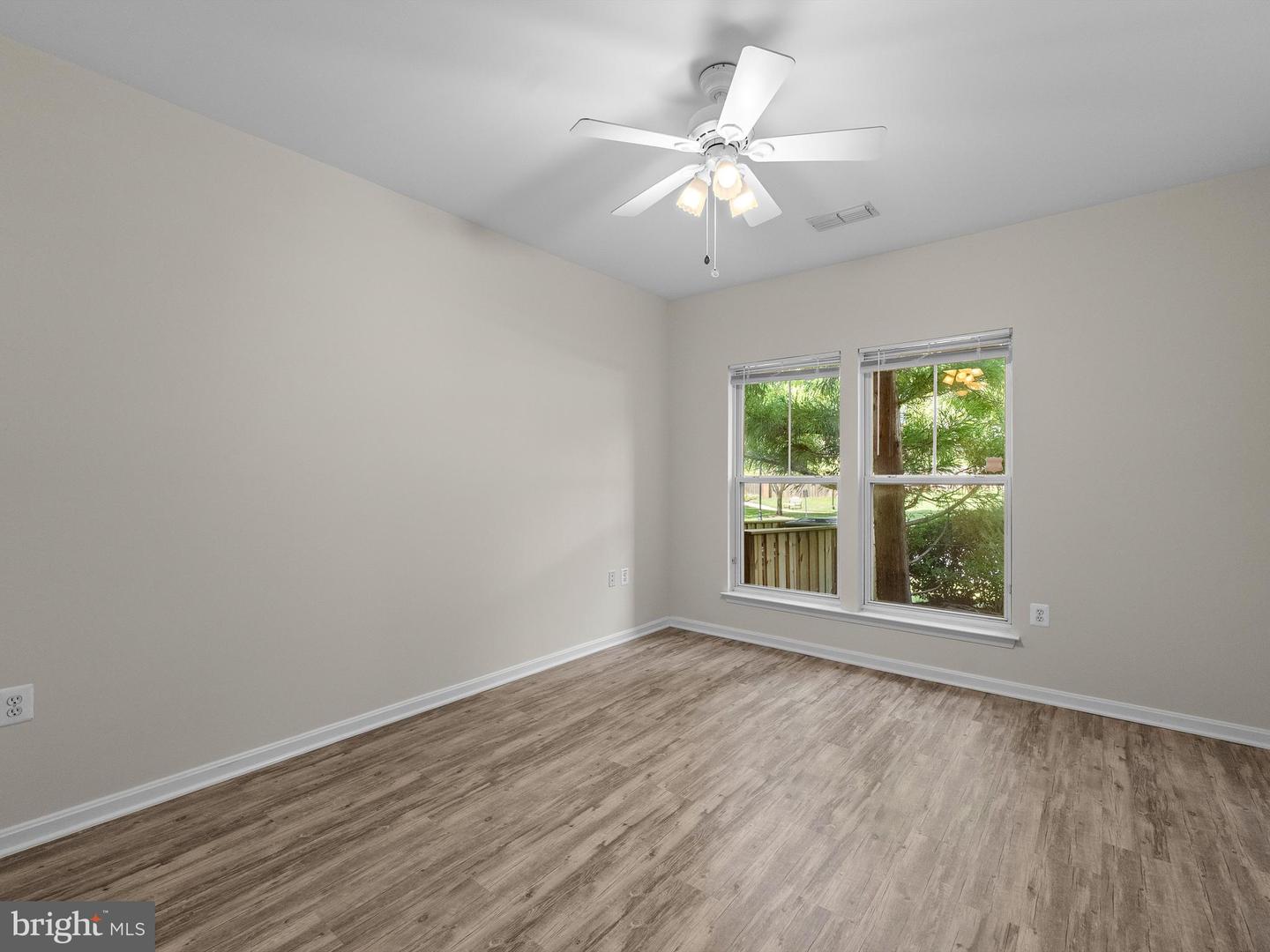 2911 DEER HOLLOW WAY #118, FAIRFAX, Virginia 22031, 2 Bedrooms Bedrooms, ,2 BathroomsBathrooms,Residential,For sale,2911 DEER HOLLOW WAY #118,VAFX2253848 MLS # VAFX2253848