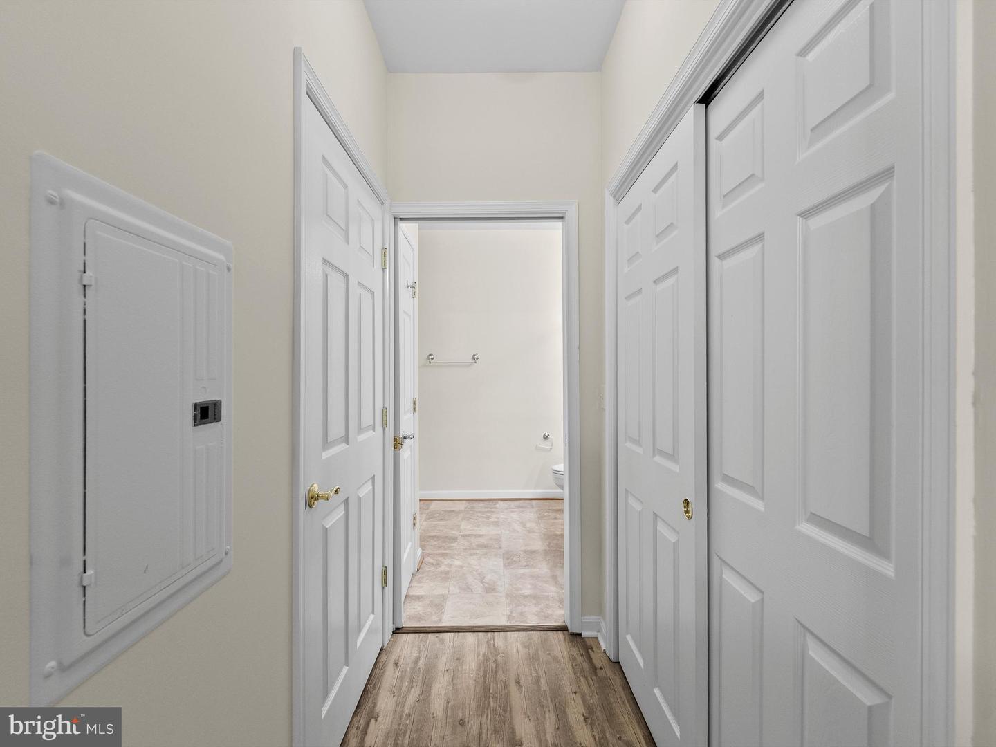 2911 DEER HOLLOW WAY #118, FAIRFAX, Virginia 22031, 2 Bedrooms Bedrooms, ,2 BathroomsBathrooms,Residential,For sale,2911 DEER HOLLOW WAY #118,VAFX2253848 MLS # VAFX2253848