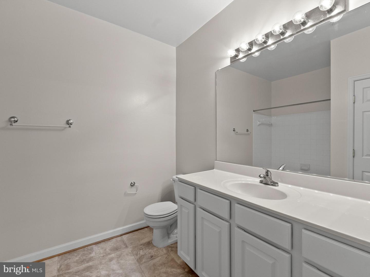 2911 DEER HOLLOW WAY #118, FAIRFAX, Virginia 22031, 2 Bedrooms Bedrooms, ,2 BathroomsBathrooms,Residential,For sale,2911 DEER HOLLOW WAY #118,VAFX2253848 MLS # VAFX2253848