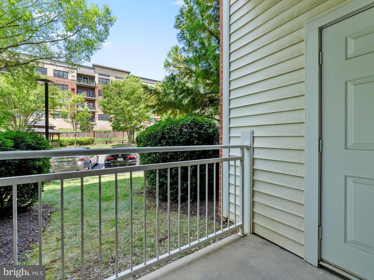 2911 DEER HOLLOW WAY #118, FAIRFAX, Virginia 22031, 2 Bedrooms Bedrooms, ,2 BathroomsBathrooms,Residential,For sale,2911 DEER HOLLOW WAY #118,VAFX2253848 MLS # VAFX2253848
