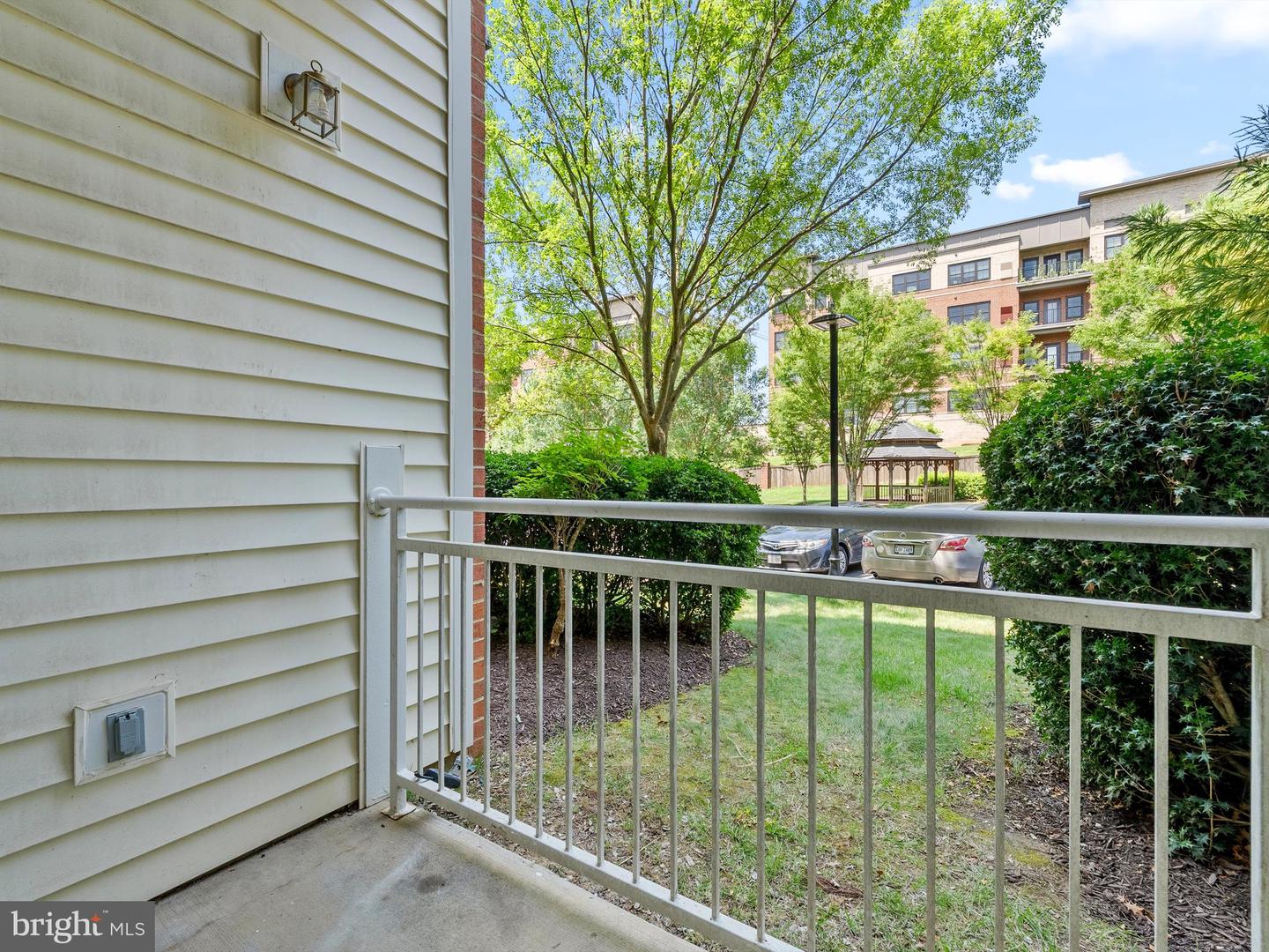 2911 DEER HOLLOW WAY #118, FAIRFAX, Virginia 22031, 2 Bedrooms Bedrooms, ,2 BathroomsBathrooms,Residential,For sale,2911 DEER HOLLOW WAY #118,VAFX2253848 MLS # VAFX2253848