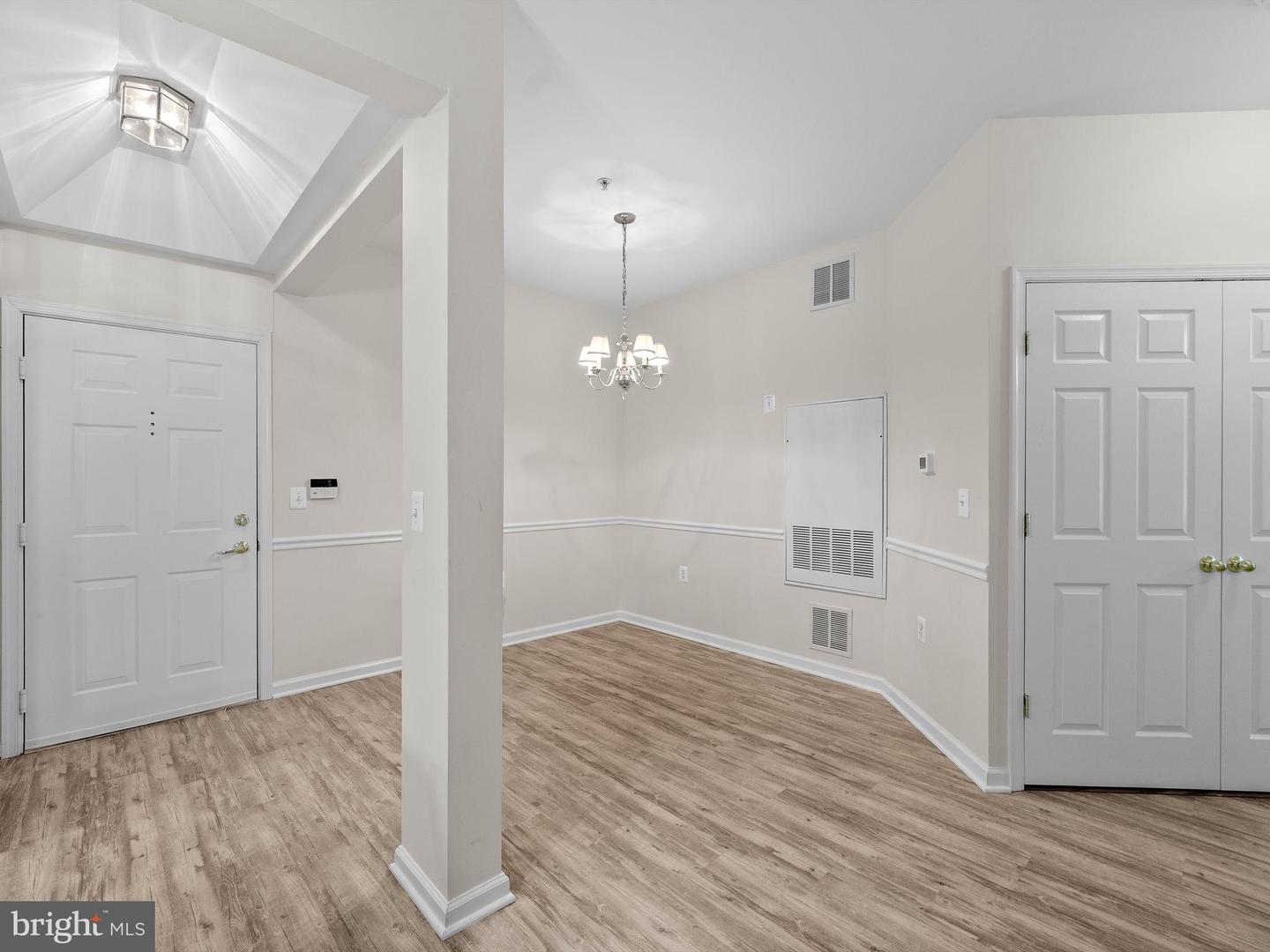 2911 DEER HOLLOW WAY #118, FAIRFAX, Virginia 22031, 2 Bedrooms Bedrooms, ,2 BathroomsBathrooms,Residential,For sale,2911 DEER HOLLOW WAY #118,VAFX2253848 MLS # VAFX2253848