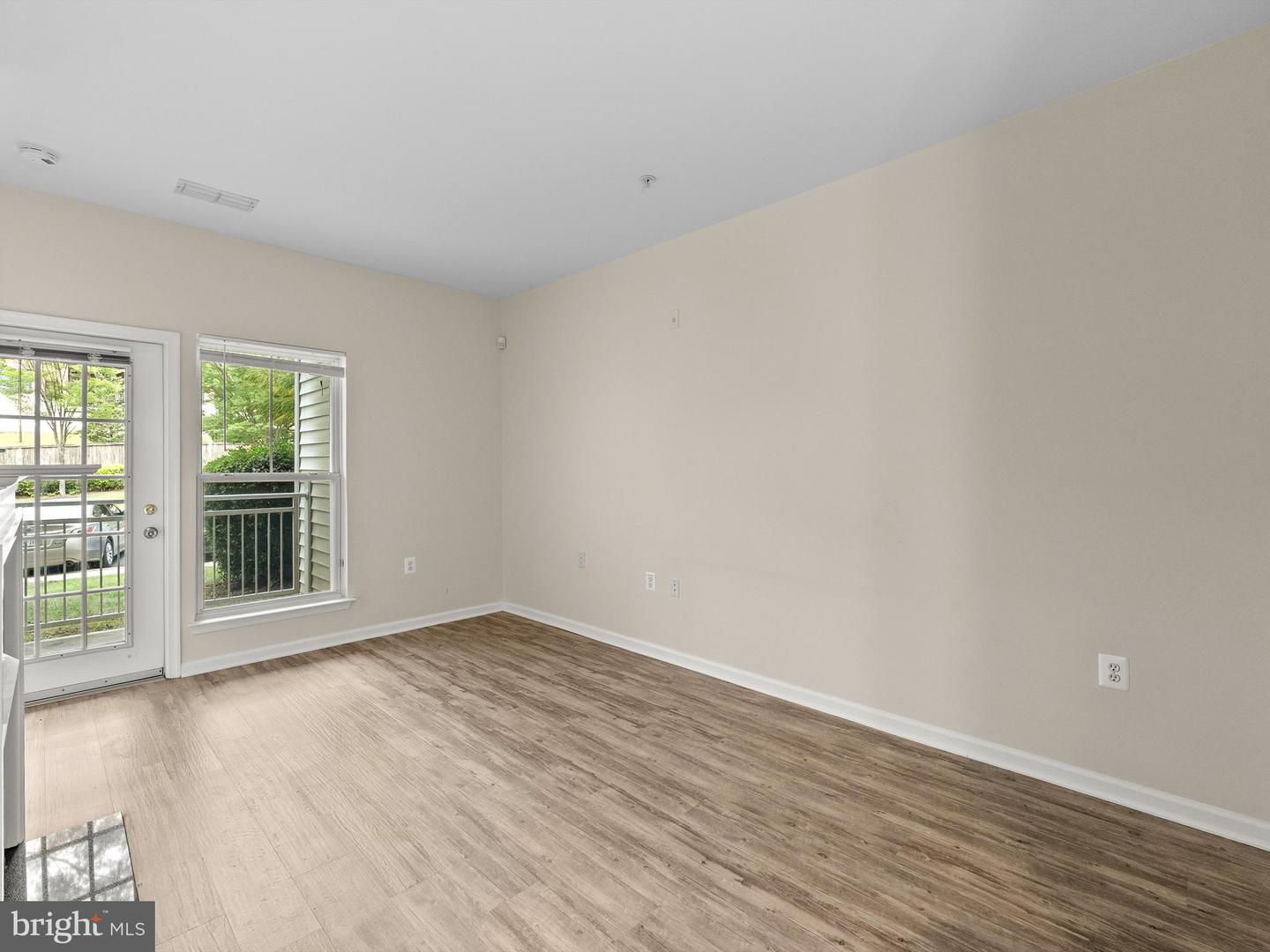 2911 DEER HOLLOW WAY #118, FAIRFAX, Virginia 22031, 2 Bedrooms Bedrooms, ,2 BathroomsBathrooms,Residential,For sale,2911 DEER HOLLOW WAY #118,VAFX2253848 MLS # VAFX2253848