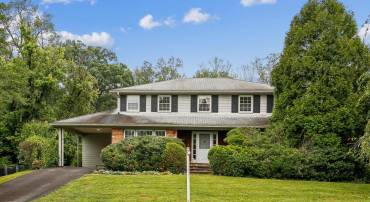 1931 POWHATAN ST, FALLS CHURCH, Virginia 22043, 5 Bedrooms Bedrooms, ,3 BathroomsBathrooms,Residential,For sale,1931 POWHATAN ST,VAFX2257868 MLS # VAFX2257868