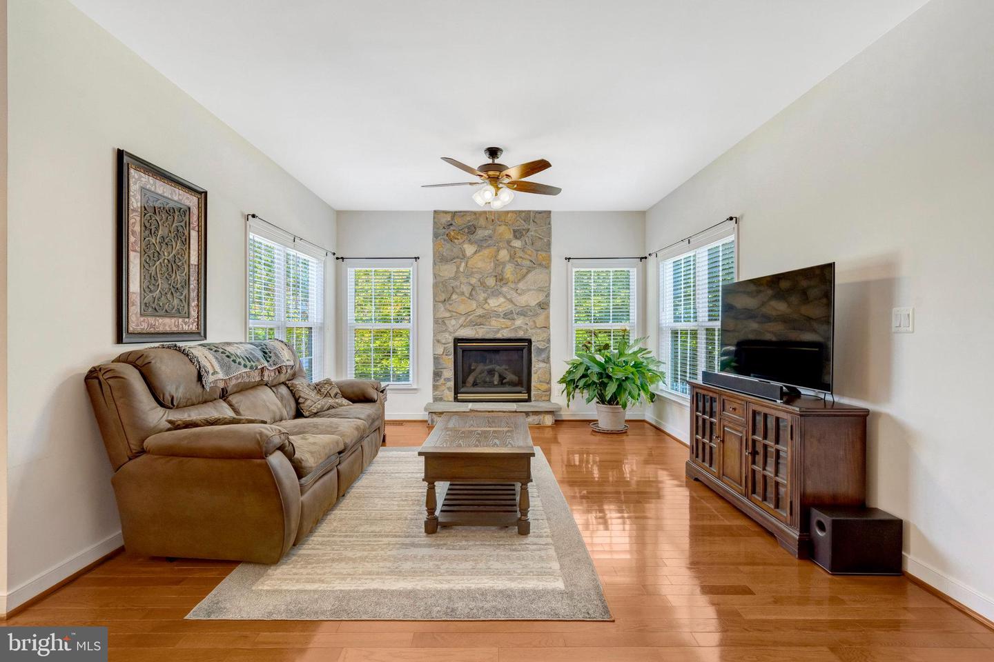 13154 TRIPLE CROWN LOOP, GAINESVILLE, Virginia 20155, 3 Bedrooms Bedrooms, ,4 BathroomsBathrooms,Residential,For sale,13154 TRIPLE CROWN LOOP,VAPW2100870 MLS # VAPW2100870
