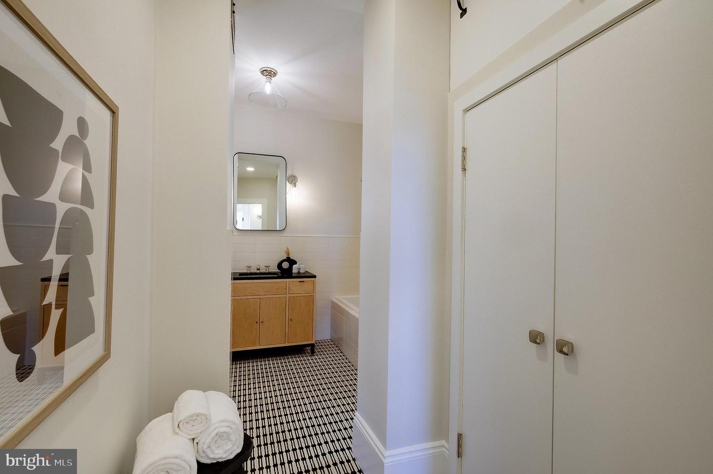 2853 ONTARIO RD NW #316, WASHINGTON, District Of Columbia 20009, 2 Bedrooms Bedrooms, ,1 BathroomBathrooms,Residential,For sale,2853 ONTARIO RD NW #316,DCDC2214324 MLS # DCDC2214324