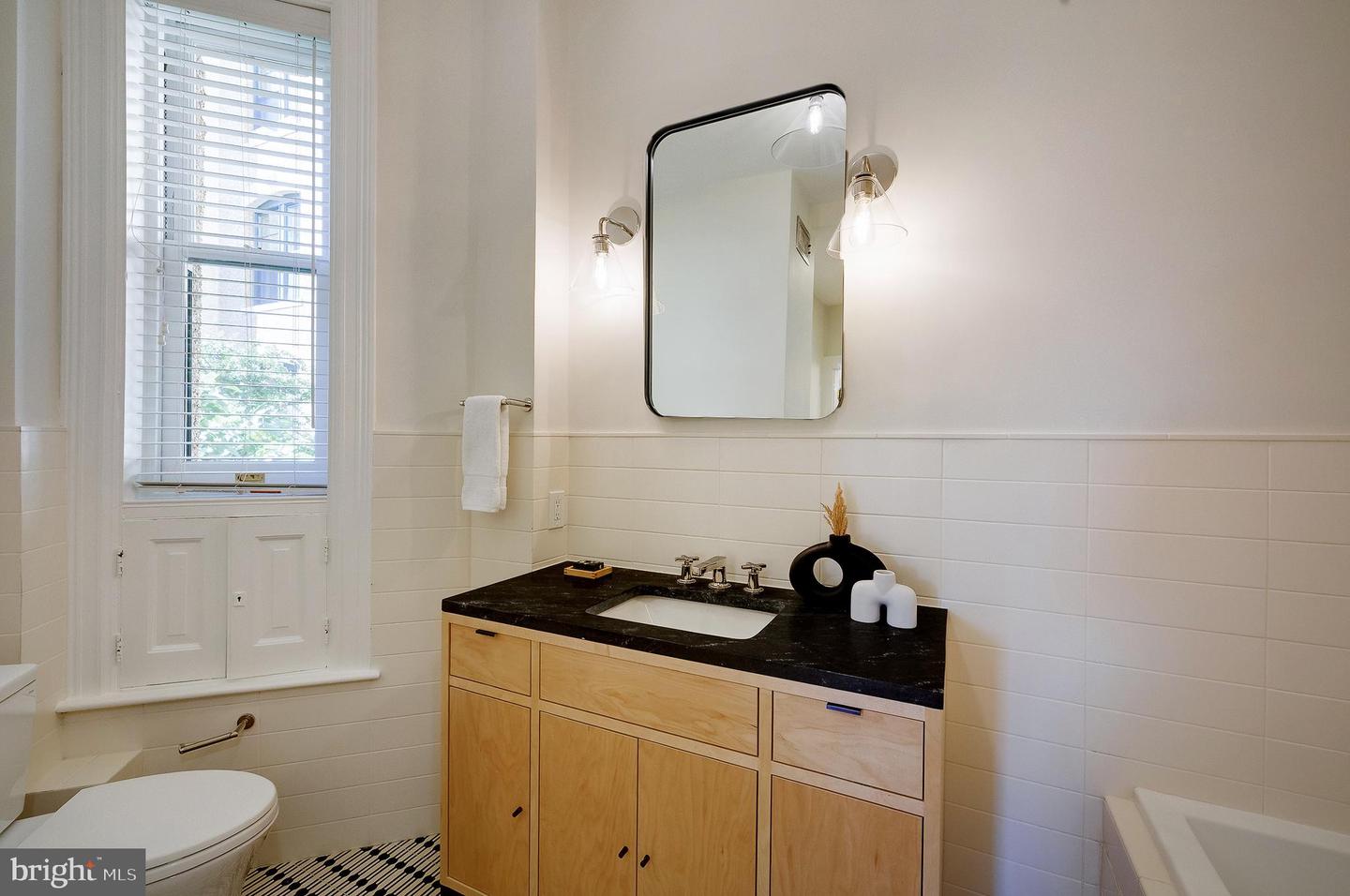 2853 ONTARIO RD NW #316, WASHINGTON, District Of Columbia 20009, 2 Bedrooms Bedrooms, ,1 BathroomBathrooms,Residential,For sale,2853 ONTARIO RD NW #316,DCDC2214324 MLS # DCDC2214324