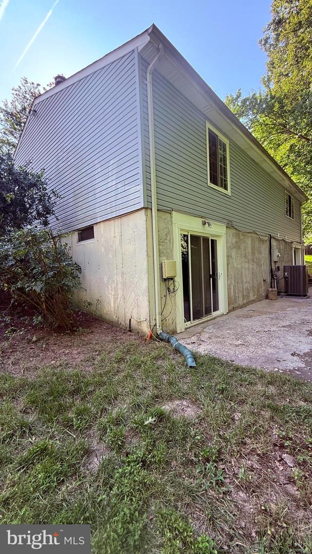 8406 RAINBOW BRIDGE LN, SPRINGFIELD, Virginia 22153, 4 Bedrooms Bedrooms, ,2 BathroomsBathrooms,Residential,For sale,8406 RAINBOW BRIDGE LN,VAFX2260742 MLS # VAFX2260742