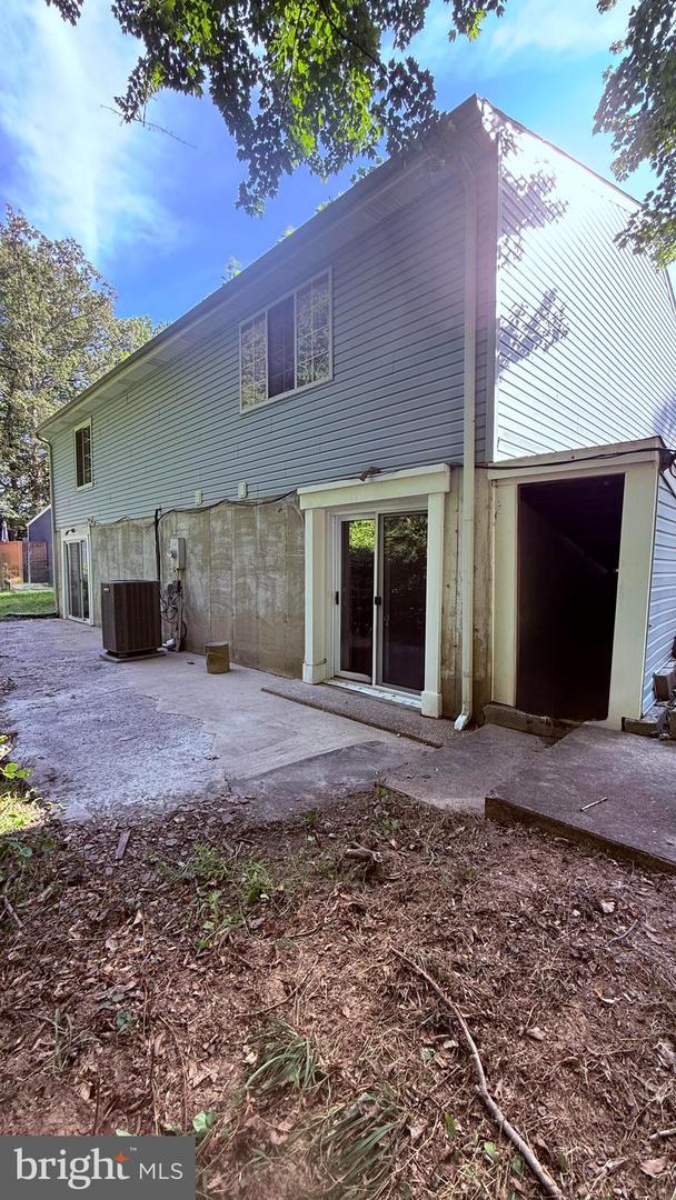 8406 RAINBOW BRIDGE LN, SPRINGFIELD, Virginia 22153, 4 Bedrooms Bedrooms, ,2 BathroomsBathrooms,Residential,For sale,8406 RAINBOW BRIDGE LN,VAFX2260742 MLS # VAFX2260742