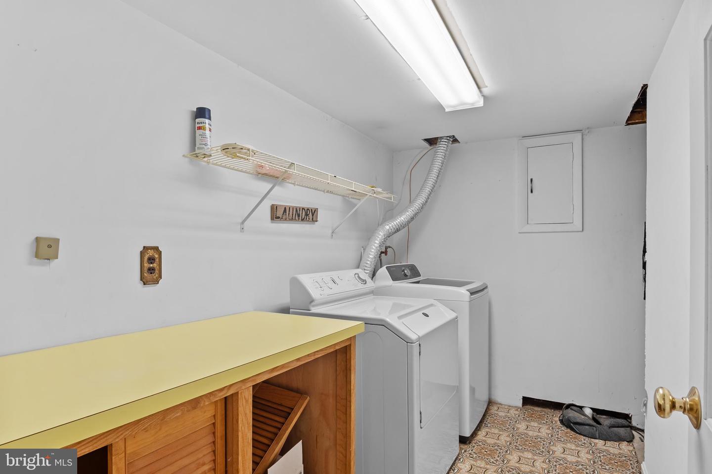 8406 RAINBOW BRIDGE LN, SPRINGFIELD, Virginia 22153, 4 Bedrooms Bedrooms, ,2 BathroomsBathrooms,Residential,For sale,8406 RAINBOW BRIDGE LN,VAFX2260742 MLS # VAFX2260742