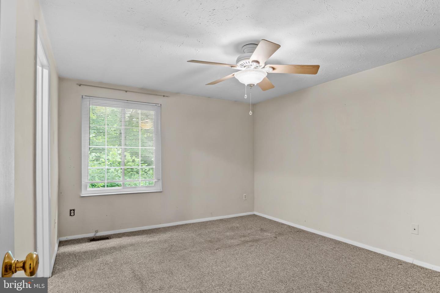 8406 RAINBOW BRIDGE LN, SPRINGFIELD, Virginia 22153, 4 Bedrooms Bedrooms, ,2 BathroomsBathrooms,Residential,For sale,8406 RAINBOW BRIDGE LN,VAFX2260742 MLS # VAFX2260742
