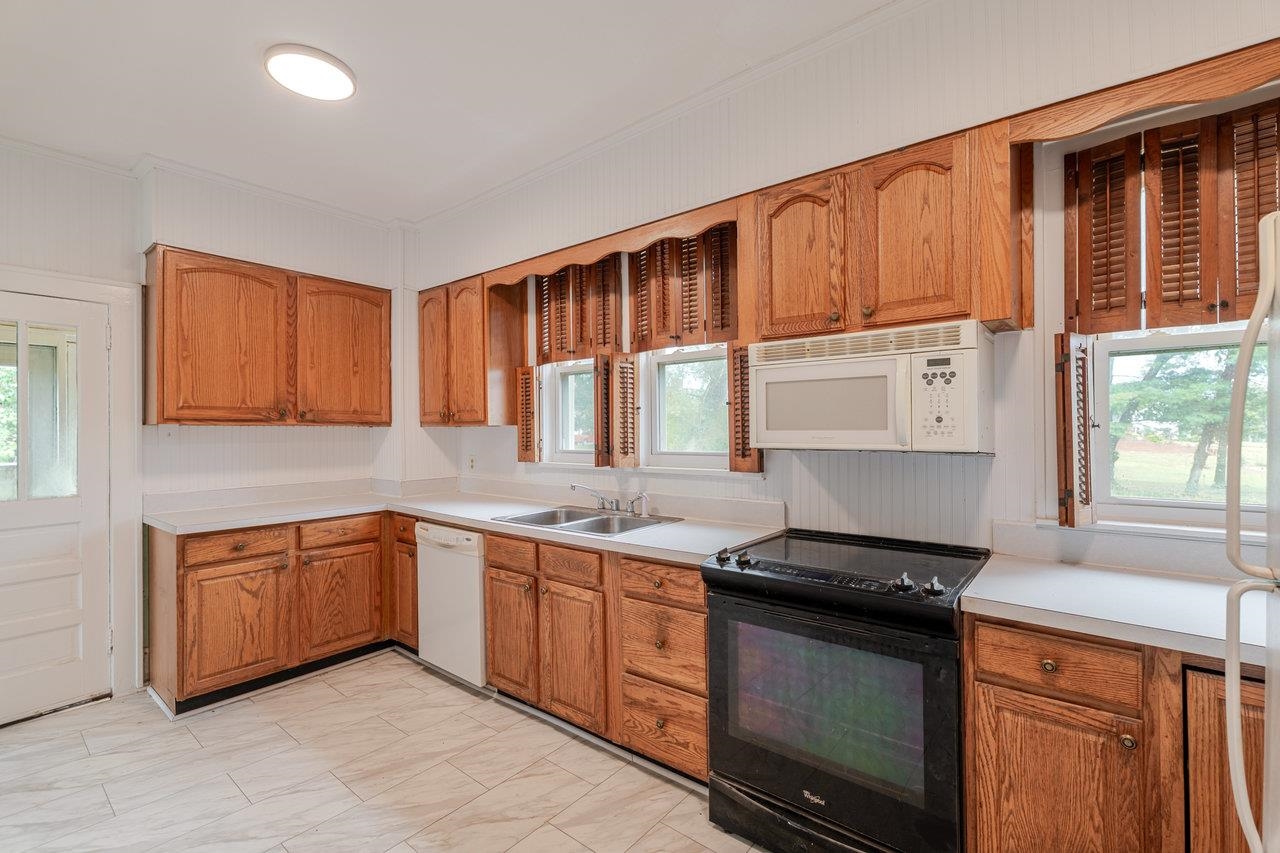 9571 TOWN HALL RD, MCGAHEYSVILLE, Virginia 22840, 3 Bedrooms Bedrooms, ,1 BathroomBathrooms,Residential,9571 TOWN HALL RD,669444 MLS # 669444