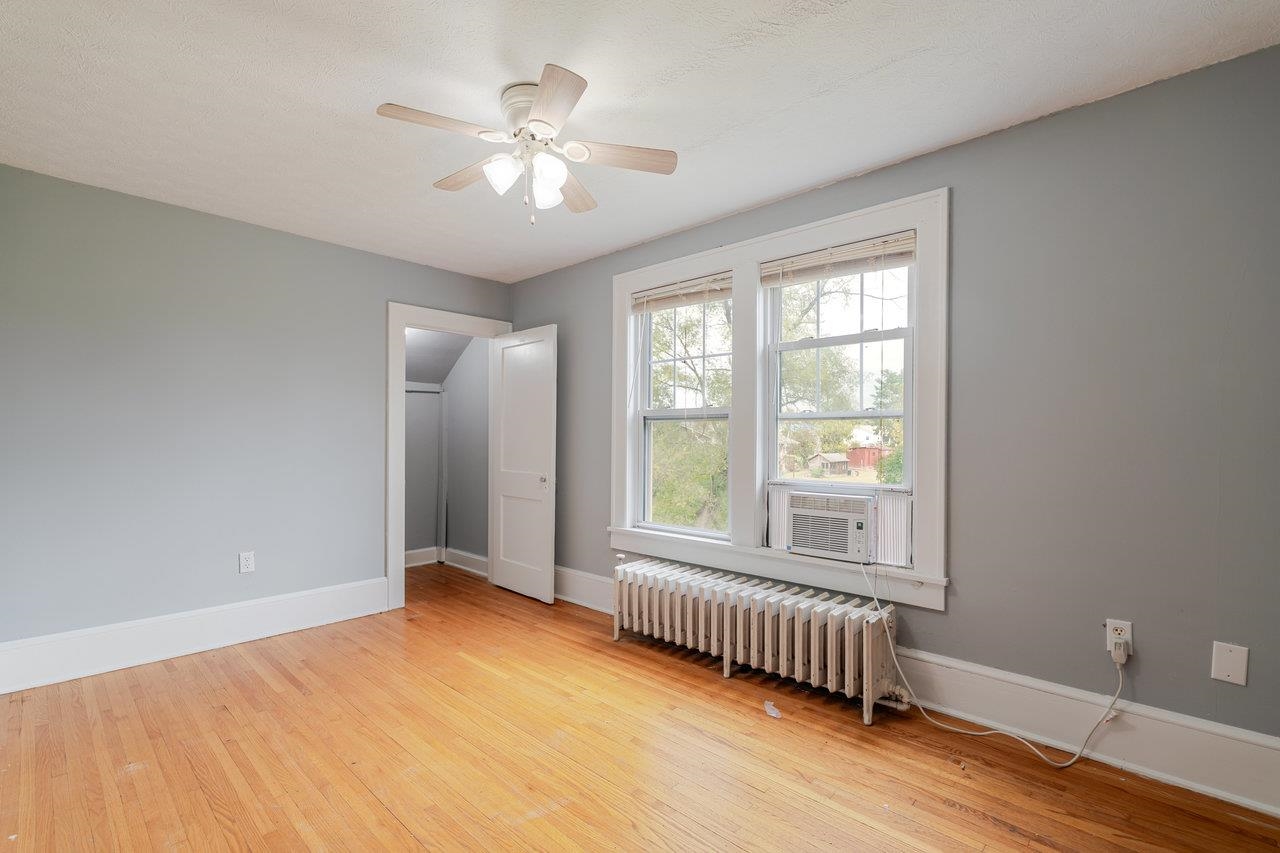 9571 TOWN HALL RD, MCGAHEYSVILLE, Virginia 22840, 3 Bedrooms Bedrooms, ,1 BathroomBathrooms,Residential,9571 TOWN HALL RD,669444 MLS # 669444