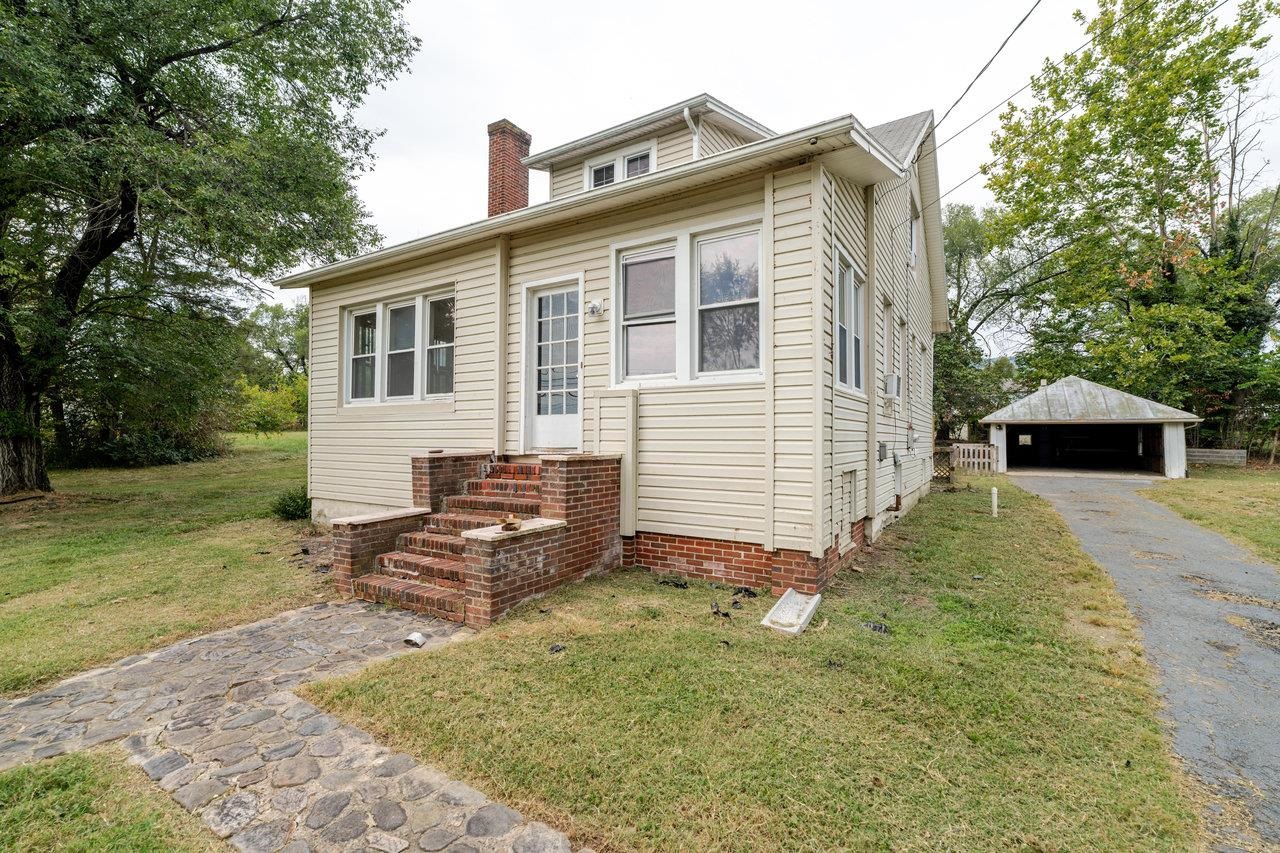 9571 TOWN HALL RD, MCGAHEYSVILLE, Virginia 22840, 3 Bedrooms Bedrooms, ,1 BathroomBathrooms,Residential,9571 TOWN HALL RD,669444 MLS # 669444