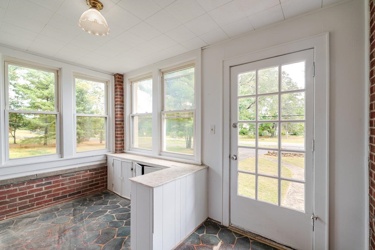 9571 TOWN HALL RD, MCGAHEYSVILLE, Virginia 22840, 3 Bedrooms Bedrooms, ,1 BathroomBathrooms,Residential,9571 TOWN HALL RD,669444 MLS # 669444