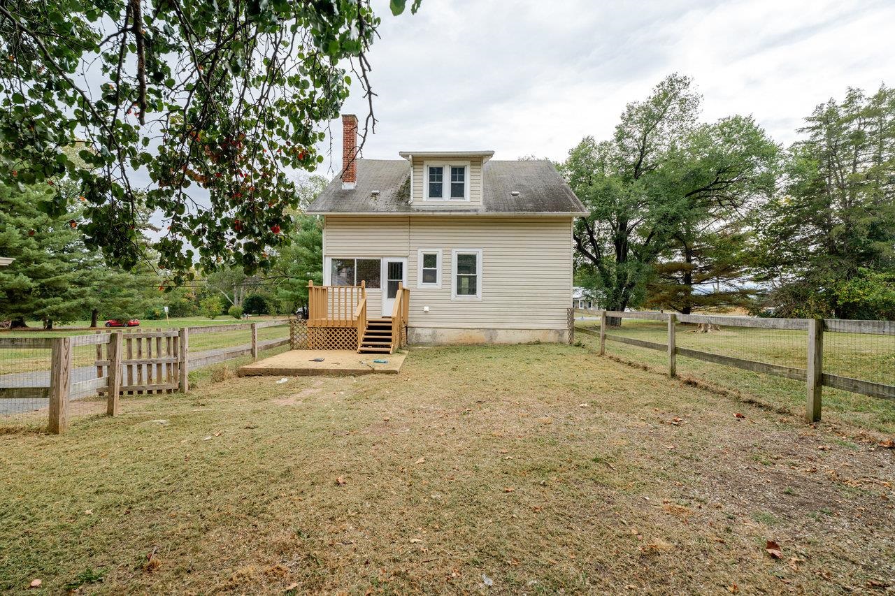 9571 TOWN HALL RD, MCGAHEYSVILLE, Virginia 22840, 3 Bedrooms Bedrooms, ,1 BathroomBathrooms,Residential,9571 TOWN HALL RD,669444 MLS # 669444