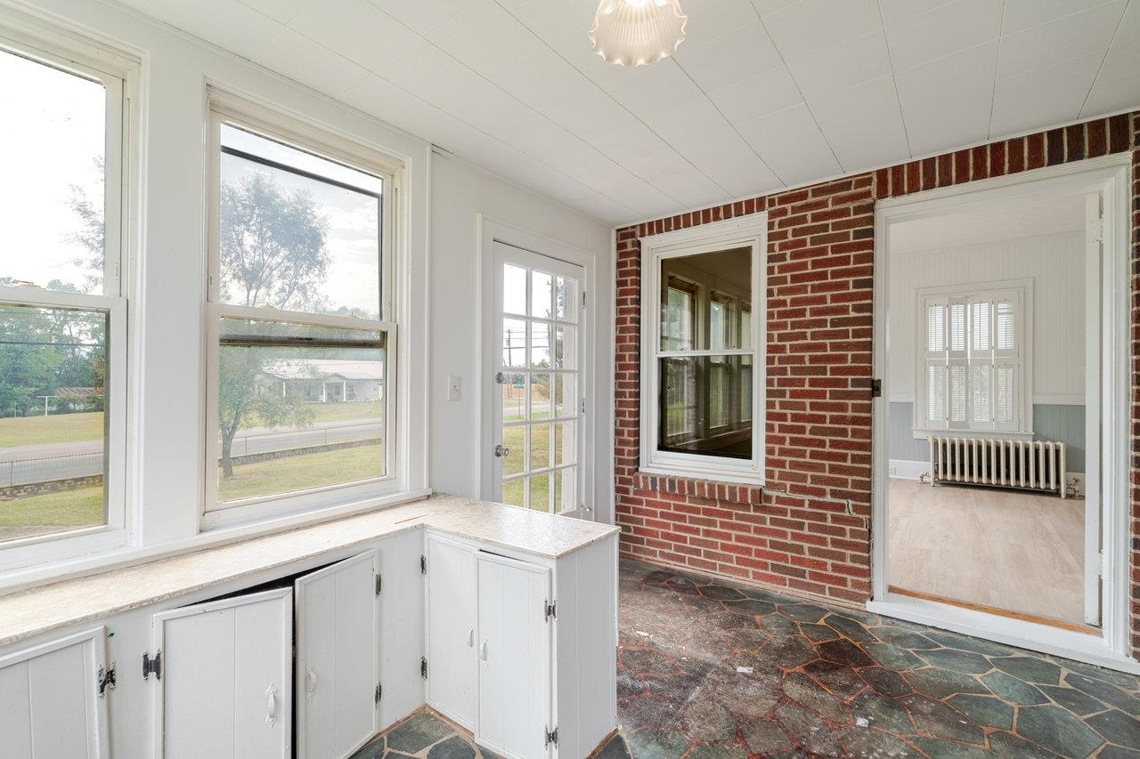 9571 TOWN HALL RD, MCGAHEYSVILLE, Virginia 22840, 3 Bedrooms Bedrooms, ,1 BathroomBathrooms,Residential,9571 TOWN HALL RD,669444 MLS # 669444