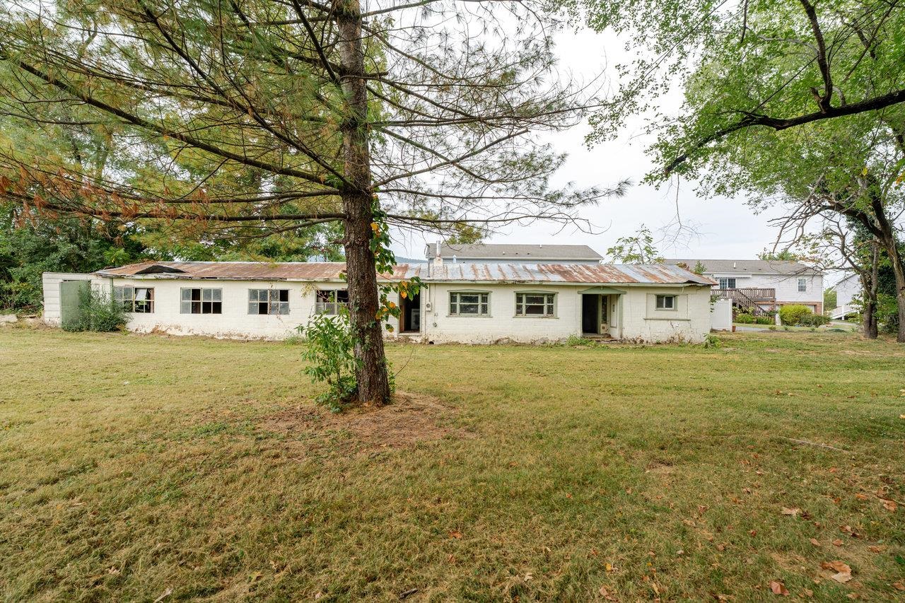 9571 TOWN HALL RD, MCGAHEYSVILLE, Virginia 22840, 3 Bedrooms Bedrooms, ,1 BathroomBathrooms,Residential,9571 TOWN HALL RD,669444 MLS # 669444