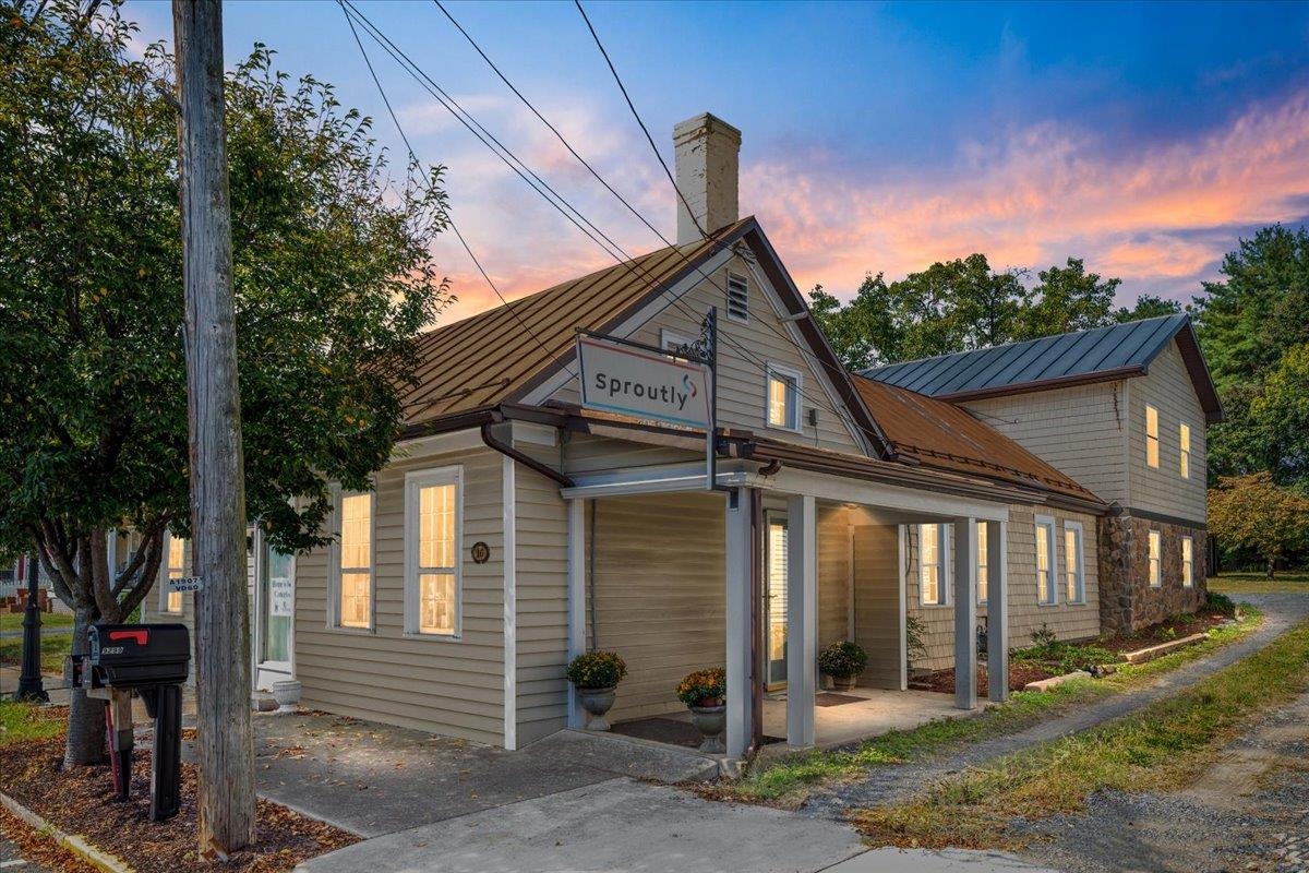9299 N CONGRESS ST, NEW MARKET, Virginia 22844, 3 Bedrooms Bedrooms, ,1 BathroomBathrooms,Residential,9299 N CONGRESS ST,669447 MLS # 669447