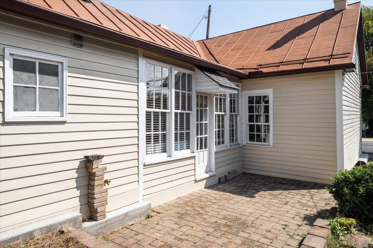 9299 N CONGRESS ST, NEW MARKET, Virginia 22844, 3 Bedrooms Bedrooms, ,1 BathroomBathrooms,Residential,9299 N CONGRESS ST,669447 MLS # 669447