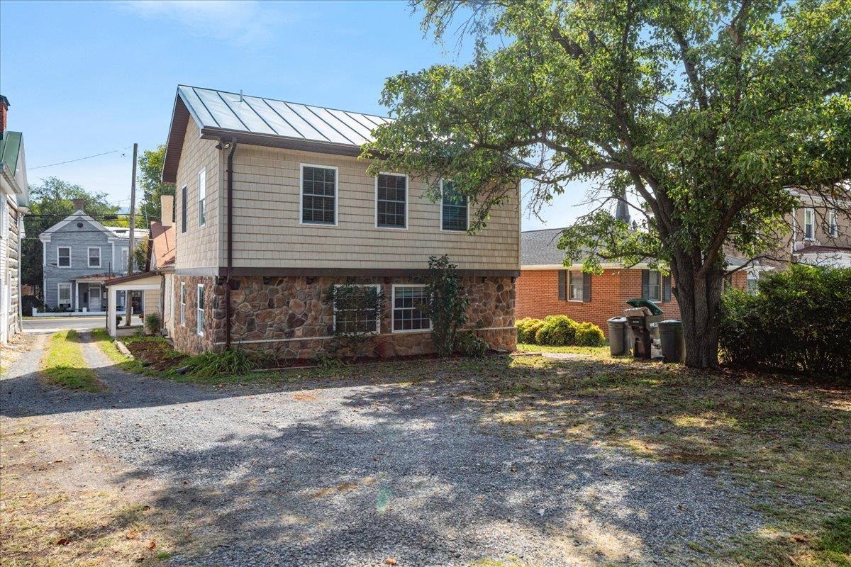 9299 N CONGRESS ST, NEW MARKET, Virginia 22844, 3 Bedrooms Bedrooms, ,1 BathroomBathrooms,Residential,9299 N CONGRESS ST,669447 MLS # 669447