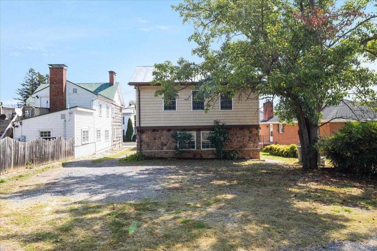 9299 N CONGRESS ST, NEW MARKET, Virginia 22844, 3 Bedrooms Bedrooms, ,1 BathroomBathrooms,Residential,9299 N CONGRESS ST,669447 MLS # 669447