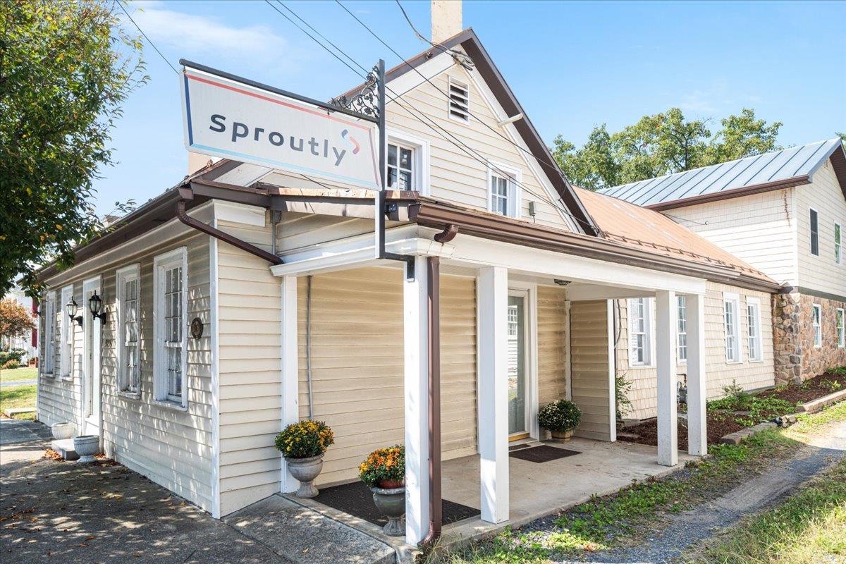 9299 N CONGRESS ST, NEW MARKET, Virginia 22844, 3 Bedrooms Bedrooms, ,1 BathroomBathrooms,Residential,9299 N CONGRESS ST,669447 MLS # 669447