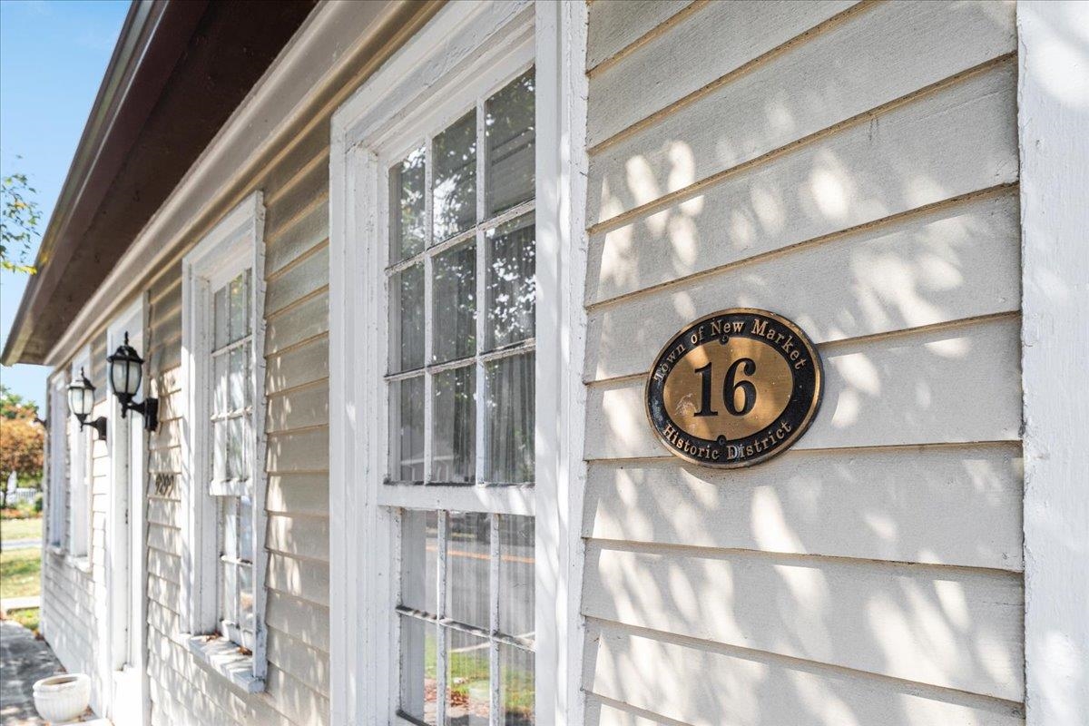 9299 N CONGRESS ST, NEW MARKET, Virginia 22844, 3 Bedrooms Bedrooms, ,1 BathroomBathrooms,Residential,9299 N CONGRESS ST,669447 MLS # 669447