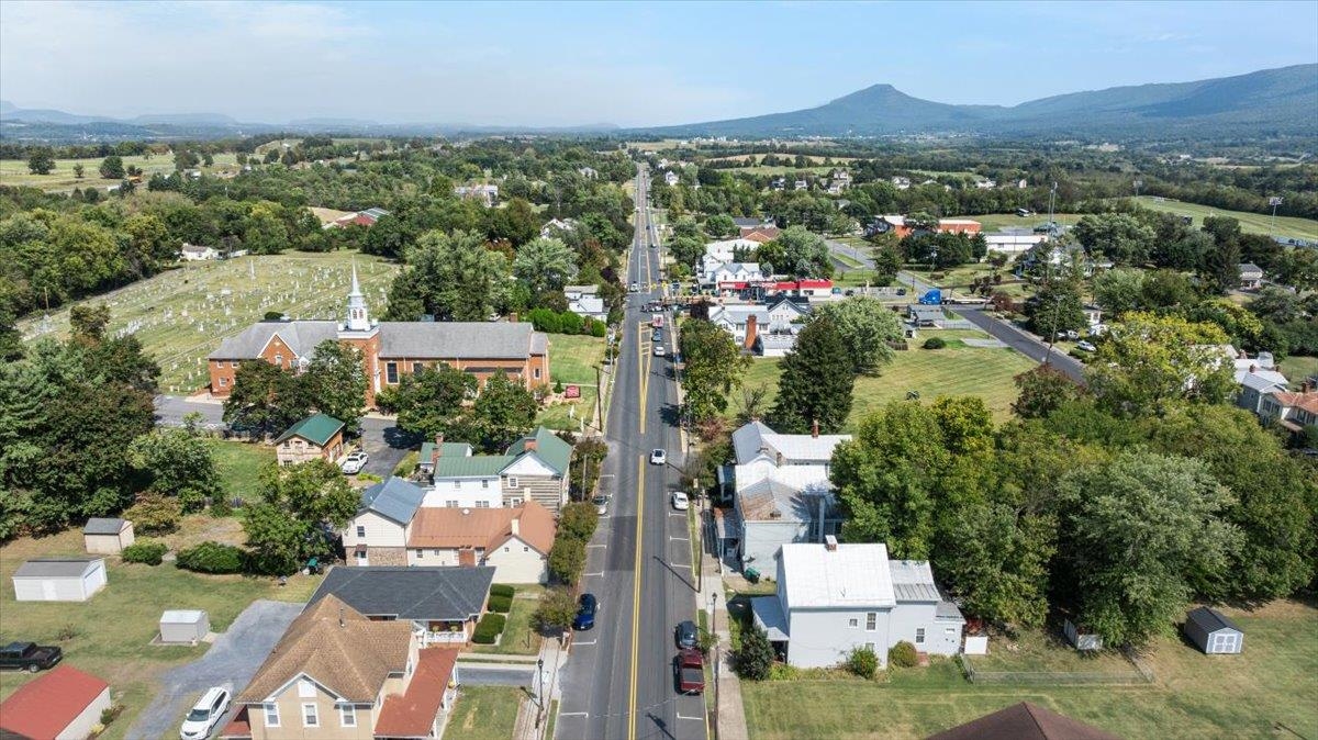 9299 N CONGRESS ST, NEW MARKET, Virginia 22844, 3 Bedrooms Bedrooms, ,1 BathroomBathrooms,Residential,9299 N CONGRESS ST,669447 MLS # 669447