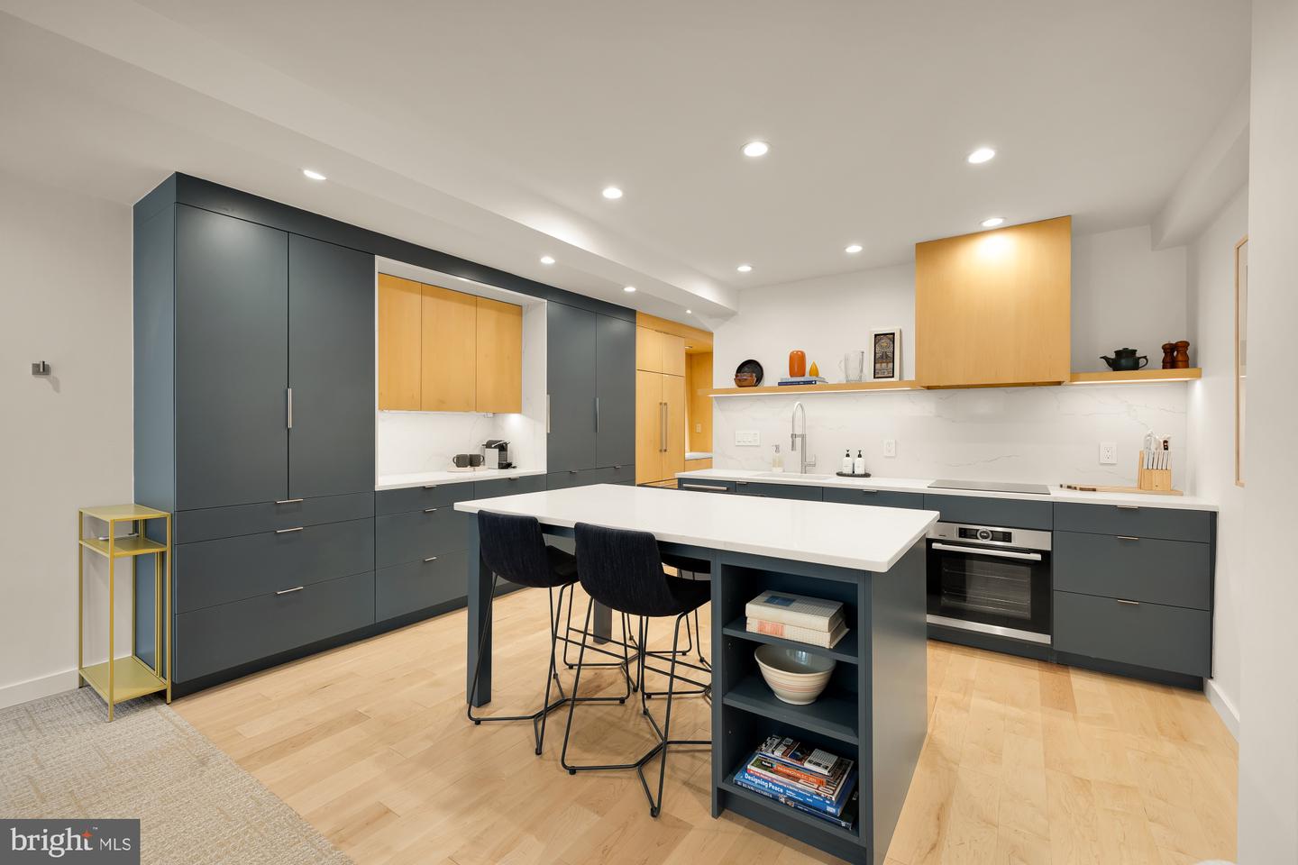 925 FRENCH ST NW, WASHINGTON, District Of Columbia 20001, 3 Bedrooms Bedrooms, ,3 BathroomsBathrooms,Residential,For sale,925 FRENCH ST NW,DCDC2215684 MLS # DCDC2215684