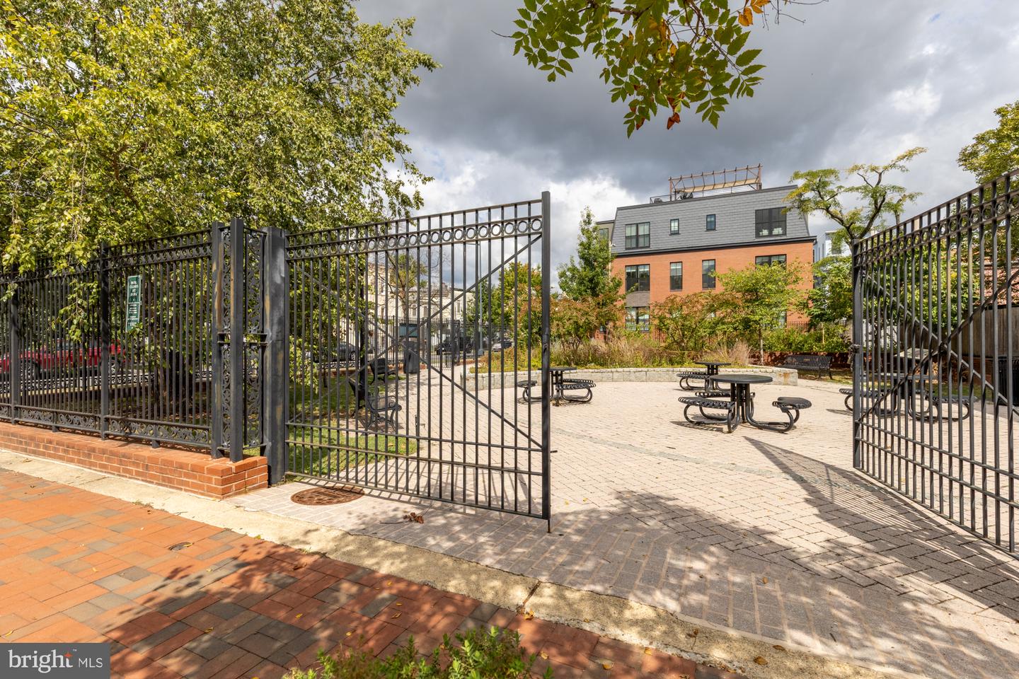 925 FRENCH ST NW, WASHINGTON, District Of Columbia 20001, 3 Bedrooms Bedrooms, ,3 BathroomsBathrooms,Residential,For sale,925 FRENCH ST NW,DCDC2215684 MLS # DCDC2215684