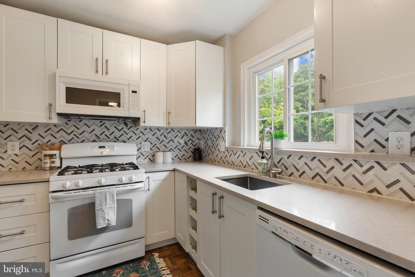 3614 VALLEY DR, ALEXANDRIA, Virginia 22302, 1 Bedroom Bedrooms, ,1 BathroomBathrooms,Residential,For sale,3614 VALLEY DR,VAAX2048792 MLS # VAAX2048792