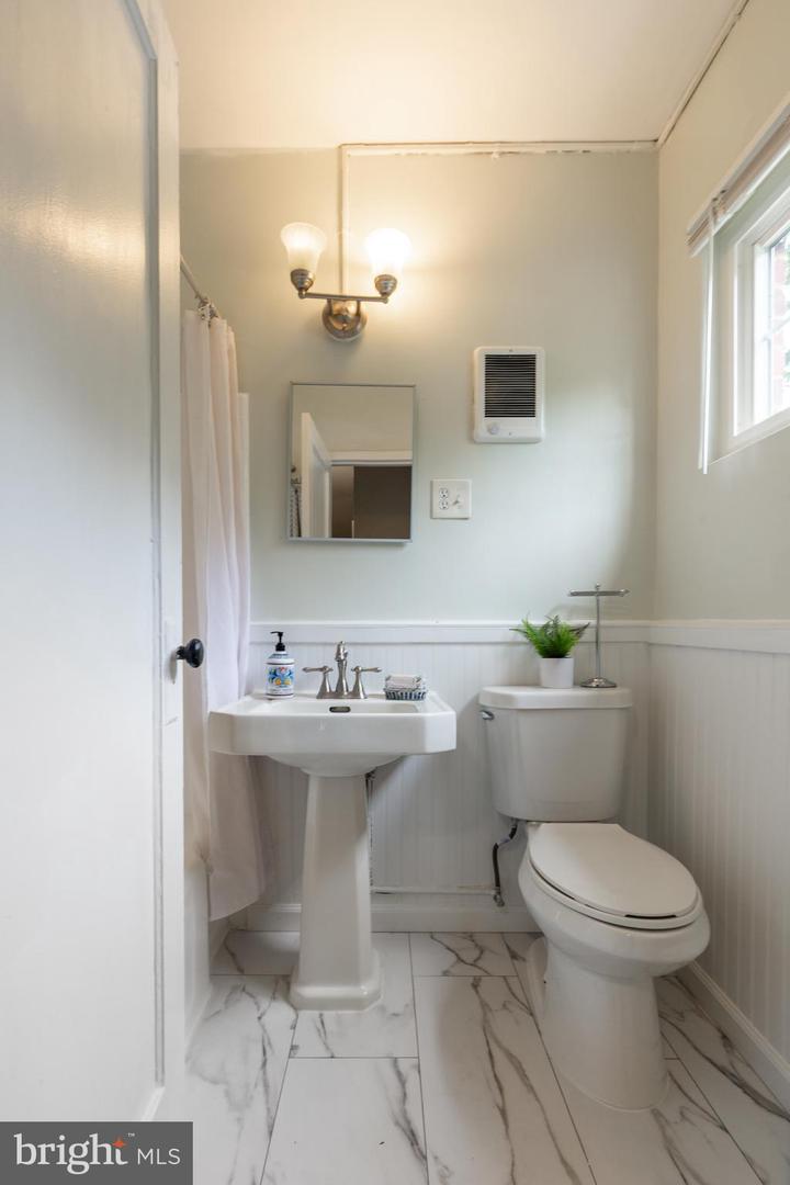 3614 VALLEY DR, ALEXANDRIA, Virginia 22302, 1 Bedroom Bedrooms, ,1 BathroomBathrooms,Residential,For sale,3614 VALLEY DR,VAAX2048792 MLS # VAAX2048792