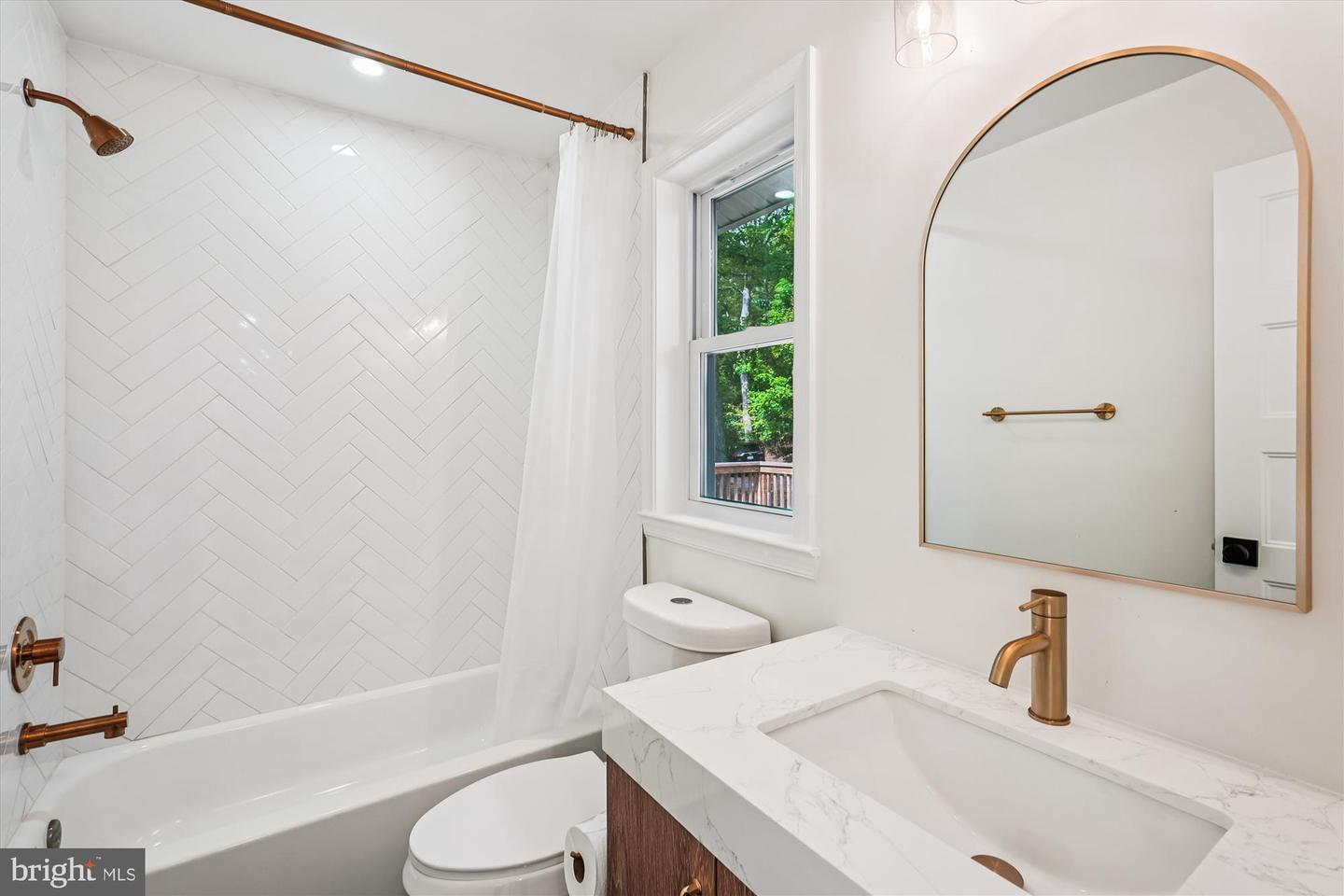884 OLD FERRY LN, BLUEMONT, Virginia 20135, 5 Bedrooms Bedrooms, ,4 BathroomsBathrooms,Residential,For sale,884 OLD FERRY LN,VACL2005998 MLS # VACL2005998