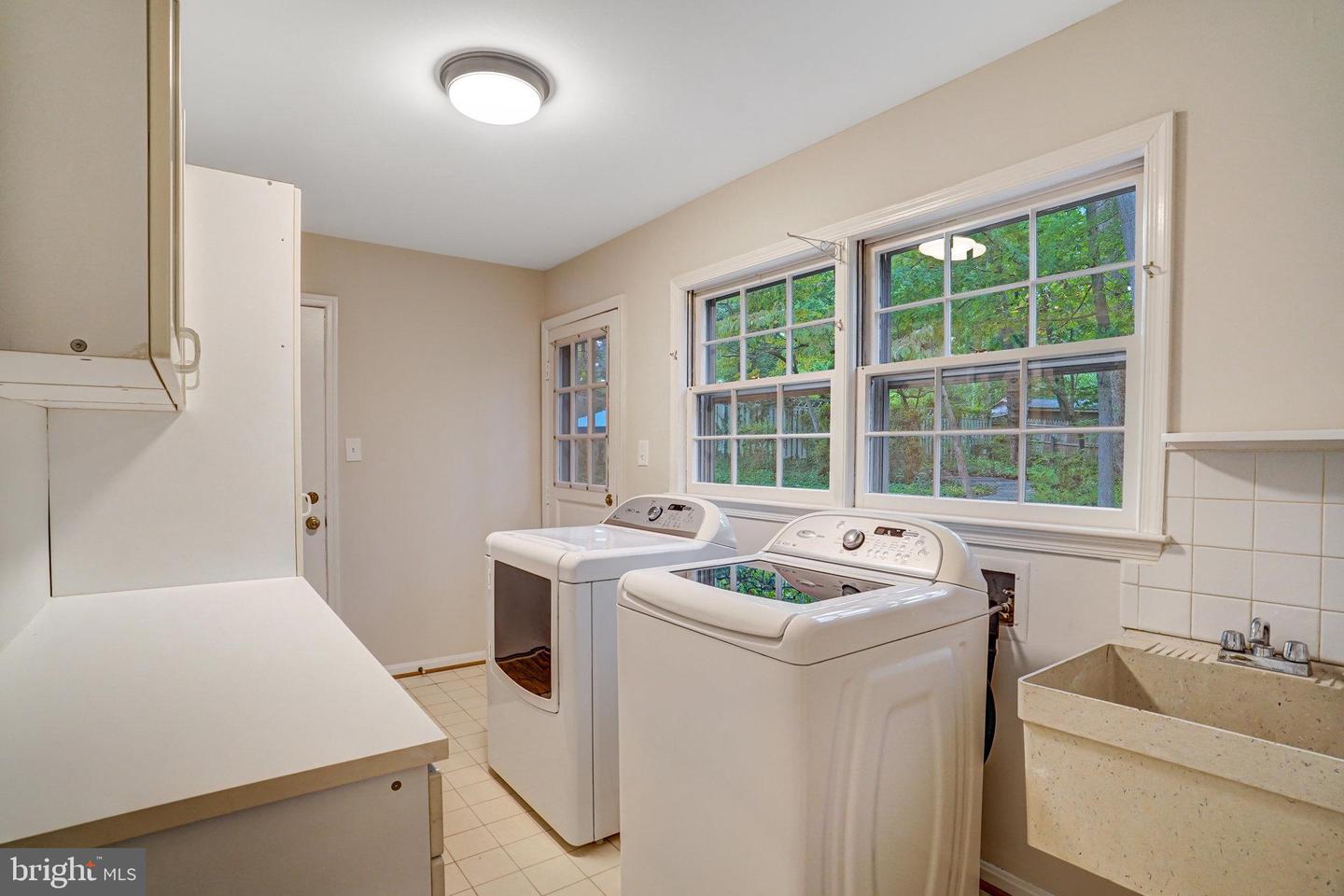 FAIRFAX, Virginia 22031, 4 Bedrooms Bedrooms, ,2 BathroomsBathrooms,Residential,For sale,VAFX2263444 MLS # VAFX2263444