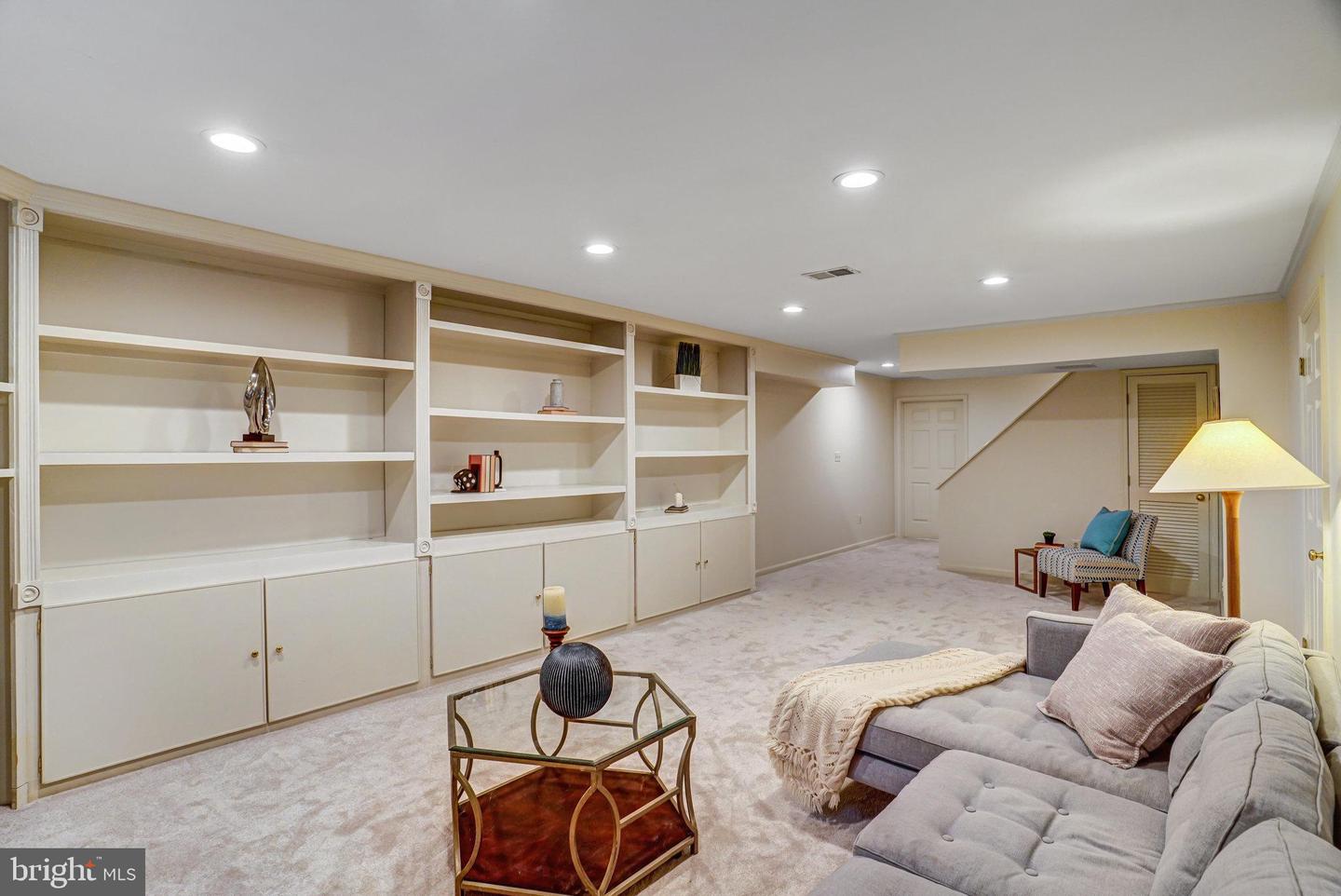 FAIRFAX, Virginia 22031, 4 Bedrooms Bedrooms, ,2 BathroomsBathrooms,Residential,For sale,VAFX2263444 MLS # VAFX2263444