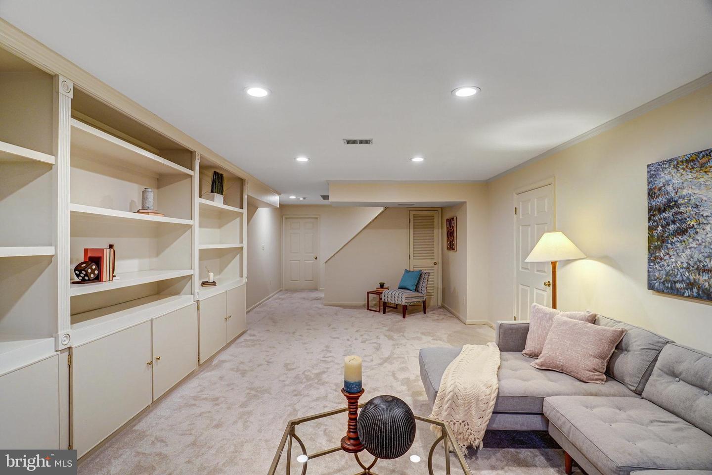 FAIRFAX, Virginia 22031, 4 Bedrooms Bedrooms, ,2 BathroomsBathrooms,Residential,For sale,VAFX2263444 MLS # VAFX2263444