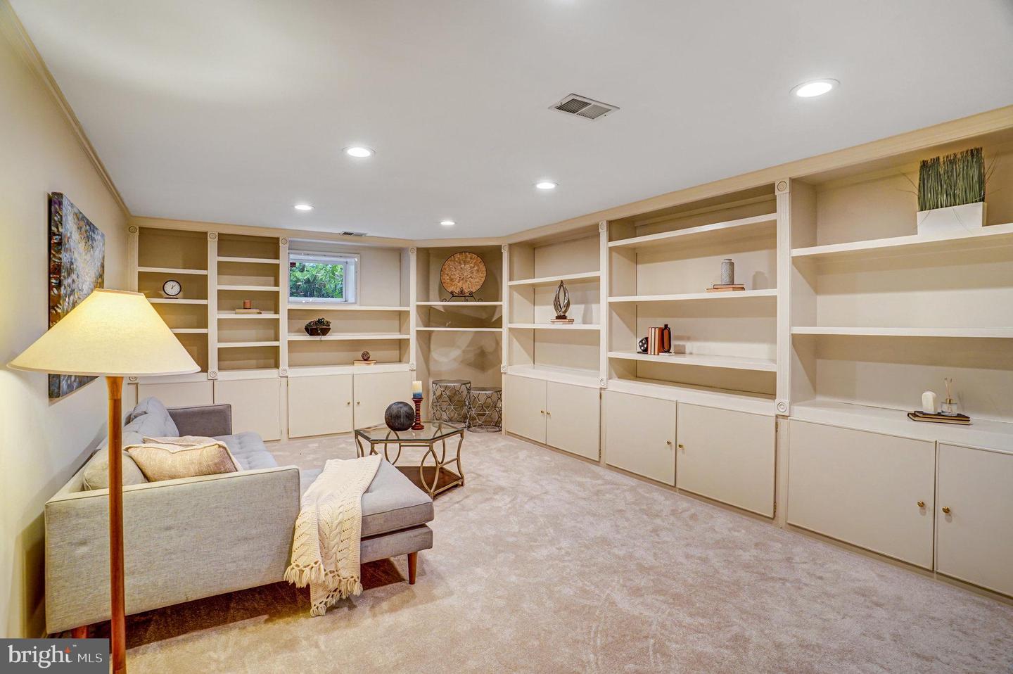 FAIRFAX, Virginia 22031, 4 Bedrooms Bedrooms, ,2 BathroomsBathrooms,Residential,For sale,VAFX2263444 MLS # VAFX2263444