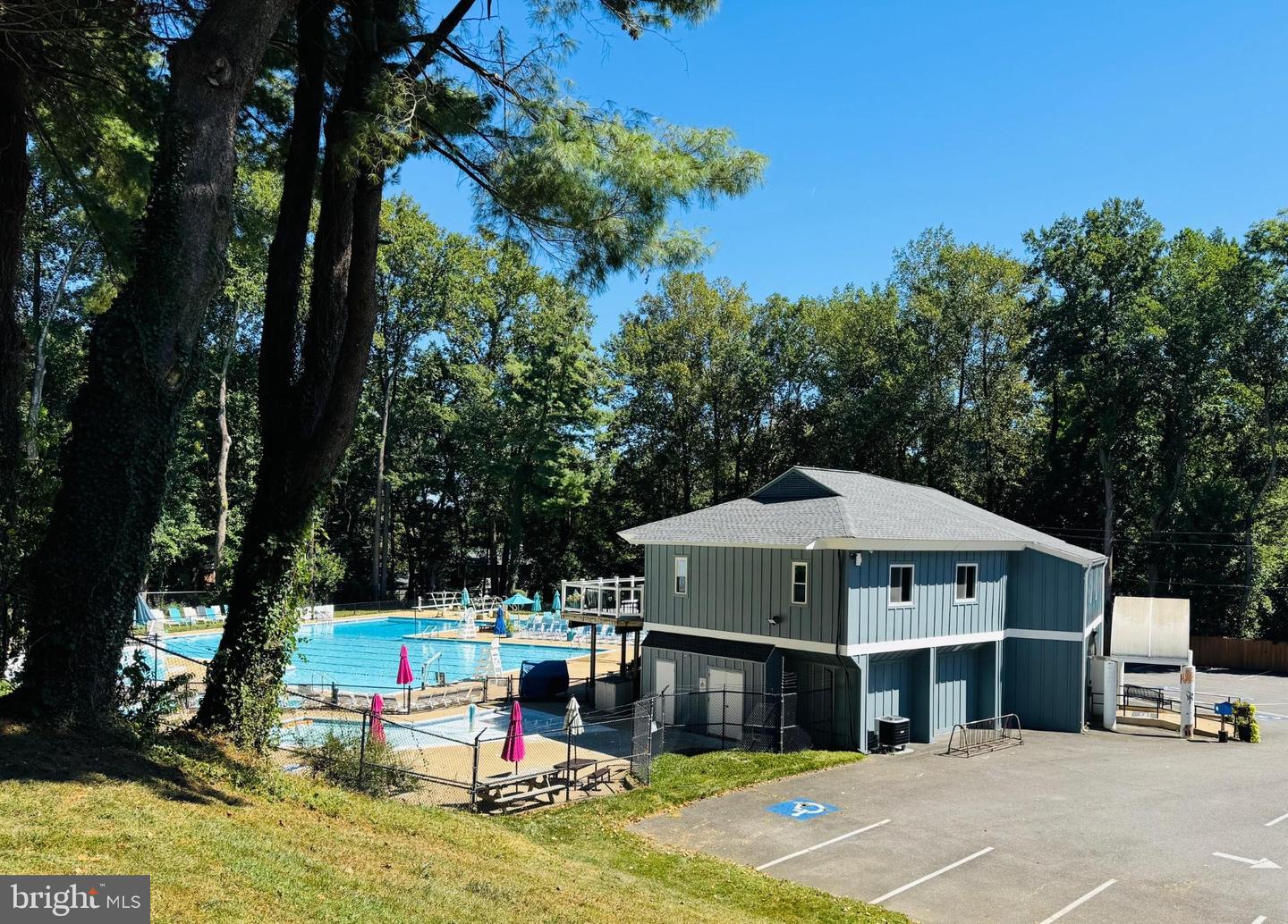 FAIRFAX, Virginia 22031, 4 Bedrooms Bedrooms, ,2 BathroomsBathrooms,Residential,For sale,VAFX2263444 MLS # VAFX2263444