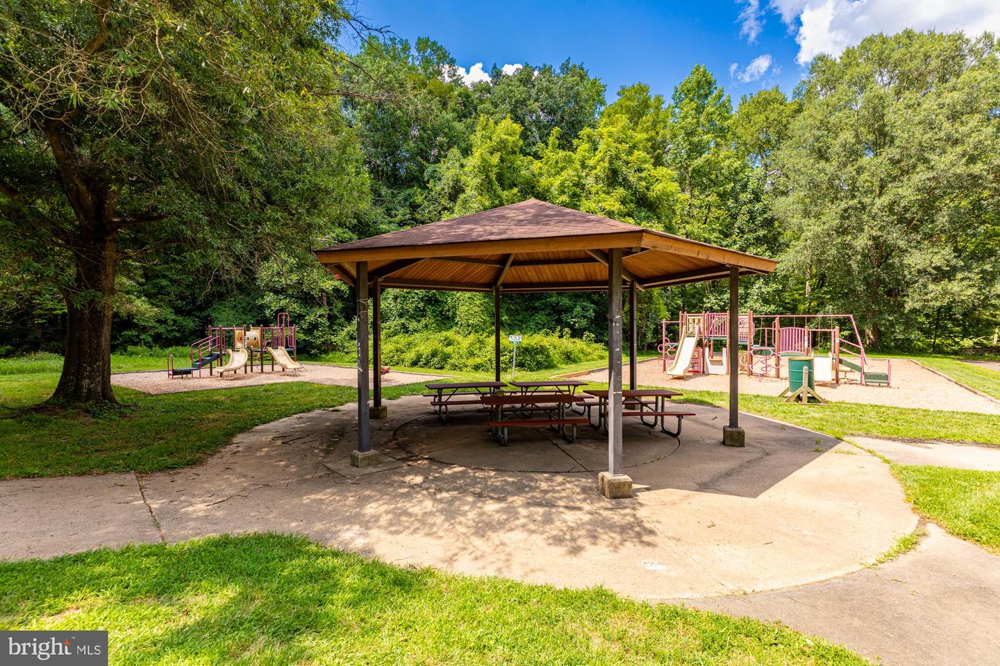 FAIRFAX, Virginia 22031, 4 Bedrooms Bedrooms, ,2 BathroomsBathrooms,Residential,For sale,VAFX2263444 MLS # VAFX2263444