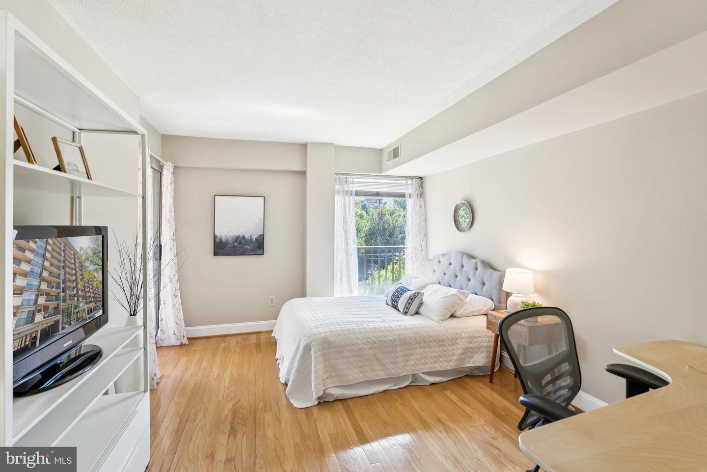 1300 ARMY NAVY DR #514, ARLINGTON, Virginia 22202, 2 Bedrooms Bedrooms, ,2 BathroomsBathrooms,Residential,For sale,1300 ARMY NAVY DR #514,VAAR2062974 MLS # VAAR2062974