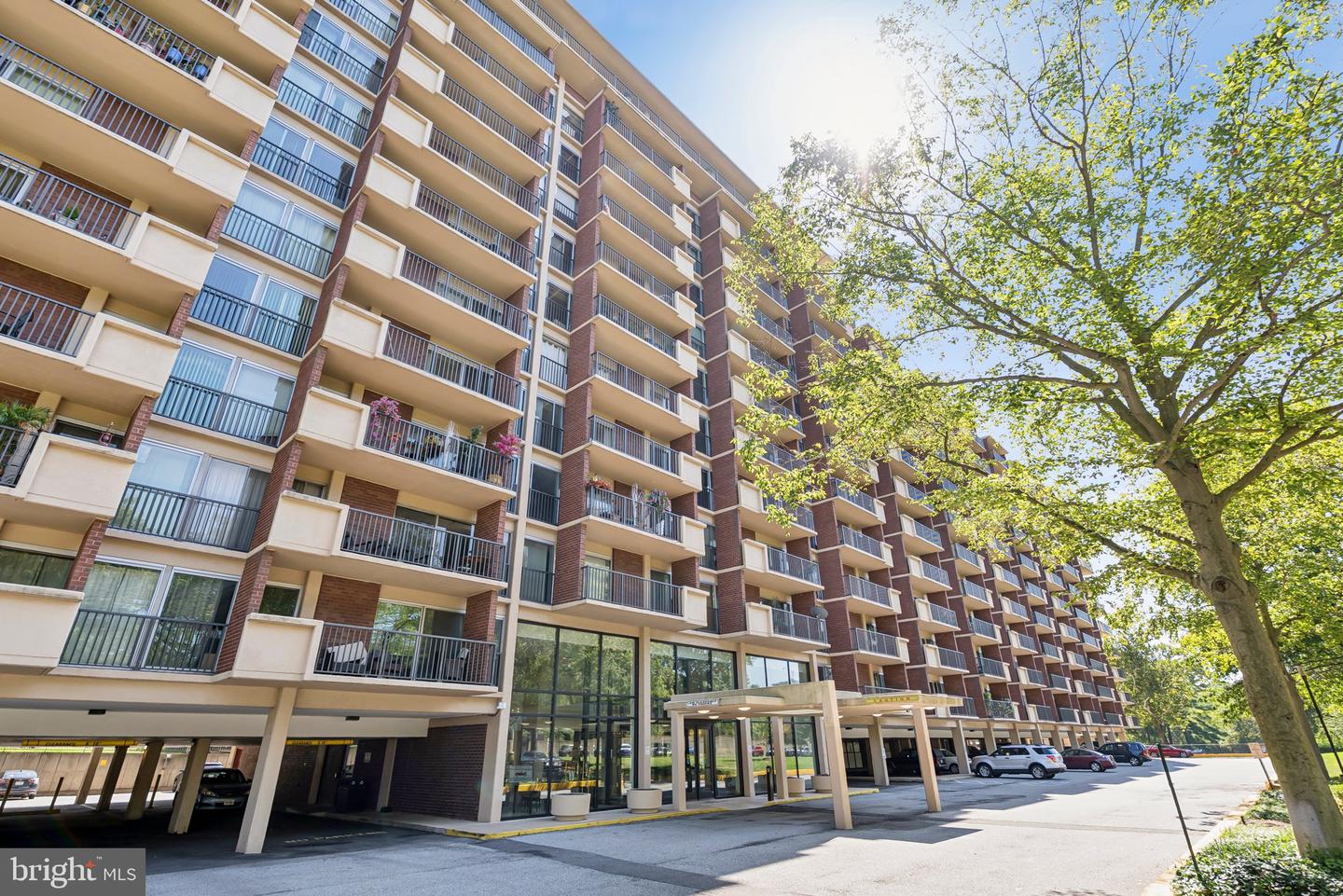 1300 ARMY NAVY DR #514, ARLINGTON, Virginia 22202, 2 Bedrooms Bedrooms, ,2 BathroomsBathrooms,Residential,For sale,1300 ARMY NAVY DR #514,VAAR2062974 MLS # VAAR2062974