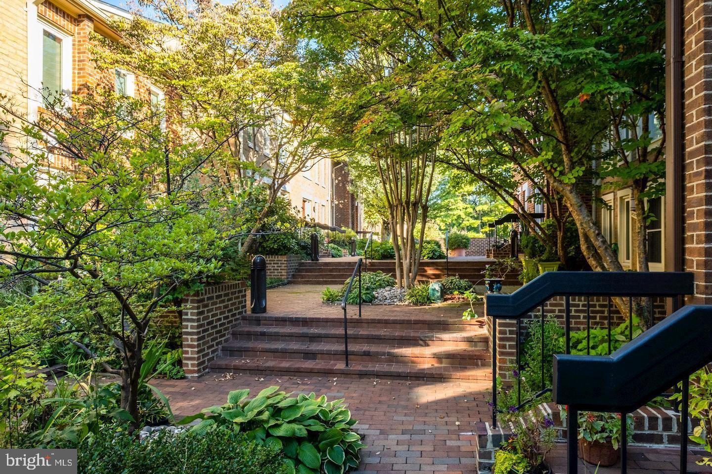 4281 EMBASSY PARK DR NW, WASHINGTON, District Of Columbia 20016, 3 Bedrooms Bedrooms, ,3 BathroomsBathrooms,Residential,For sale,4281 EMBASSY PARK DR NW,DCDC2218202 MLS # DCDC2218202