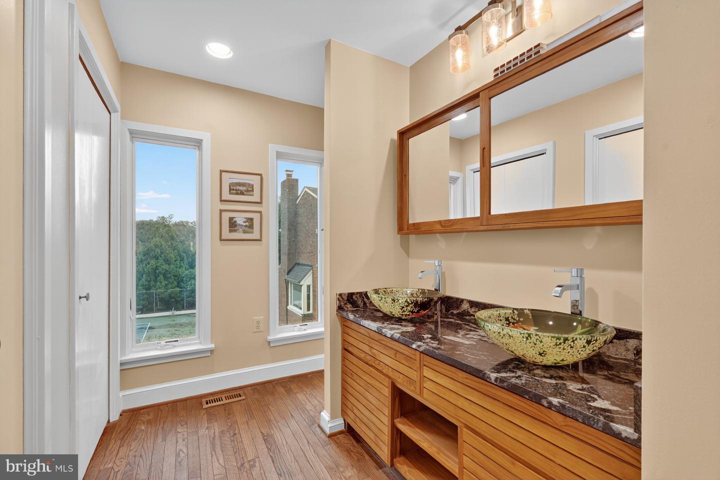 4281 EMBASSY PARK DR NW, WASHINGTON, District Of Columbia 20016, 3 Bedrooms Bedrooms, ,3 BathroomsBathrooms,Residential,For sale,4281 EMBASSY PARK DR NW,DCDC2218202 MLS # DCDC2218202