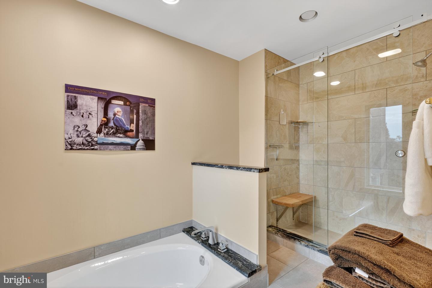 4281 EMBASSY PARK DR NW, WASHINGTON, District Of Columbia 20016, 3 Bedrooms Bedrooms, ,3 BathroomsBathrooms,Residential,For sale,4281 EMBASSY PARK DR NW,DCDC2218202 MLS # DCDC2218202