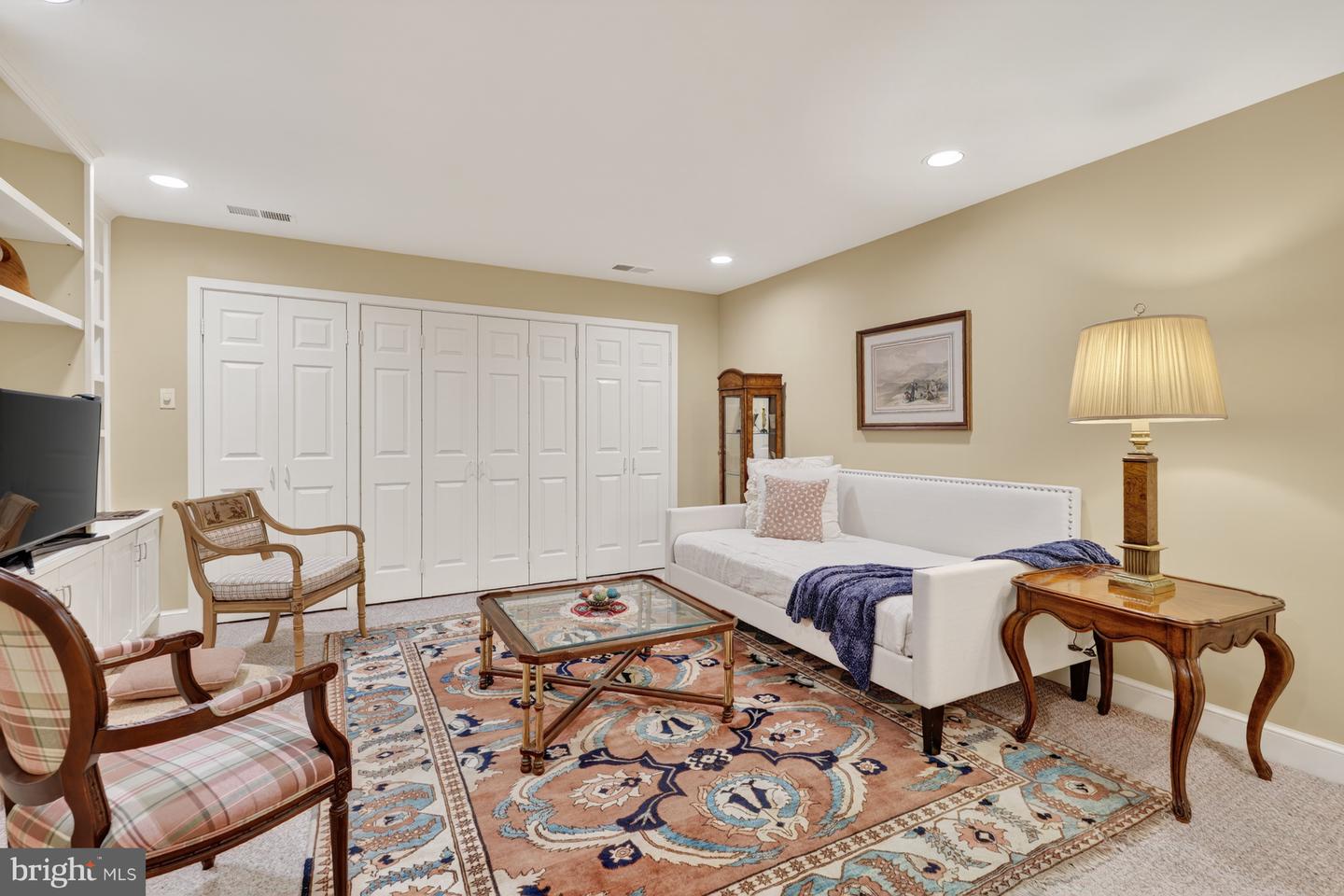 4281 EMBASSY PARK DR NW, WASHINGTON, District Of Columbia 20016, 3 Bedrooms Bedrooms, ,3 BathroomsBathrooms,Residential,For sale,4281 EMBASSY PARK DR NW,DCDC2218202 MLS # DCDC2218202