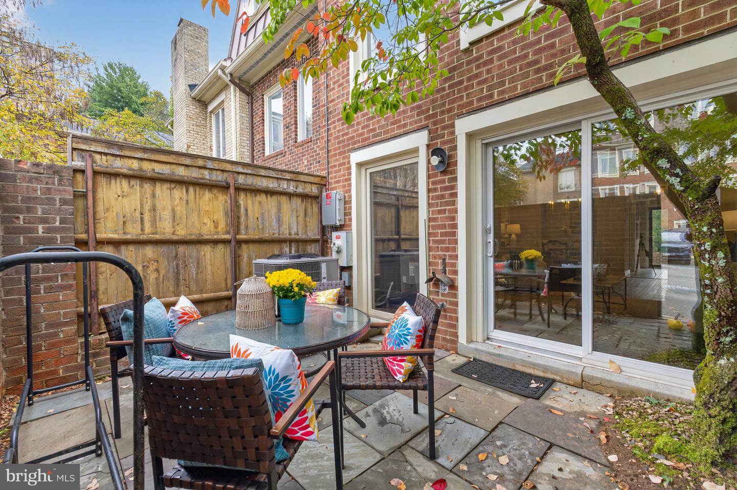 4281 EMBASSY PARK DR NW, WASHINGTON, District Of Columbia 20016, 3 Bedrooms Bedrooms, ,3 BathroomsBathrooms,Residential,For sale,4281 EMBASSY PARK DR NW,DCDC2218202 MLS # DCDC2218202