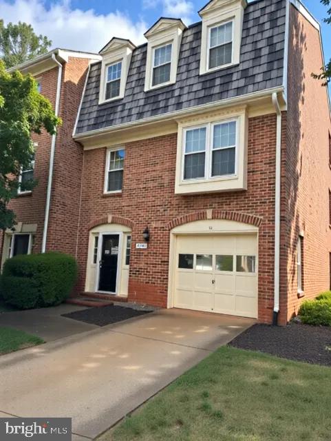 2943 OAKBOROUGH SQ, OAKTON, Virginia 22124, 3 Bedrooms Bedrooms, ,2 BathroomsBathrooms,Residential,For sale,2943 OAKBOROUGH SQ,VAFX2264770 MLS # VAFX2264770