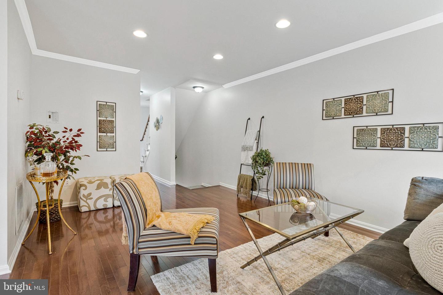 2943 OAKBOROUGH SQ, OAKTON, Virginia 22124, 3 Bedrooms Bedrooms, ,2 BathroomsBathrooms,Residential,For sale,2943 OAKBOROUGH SQ,VAFX2264770 MLS # VAFX2264770