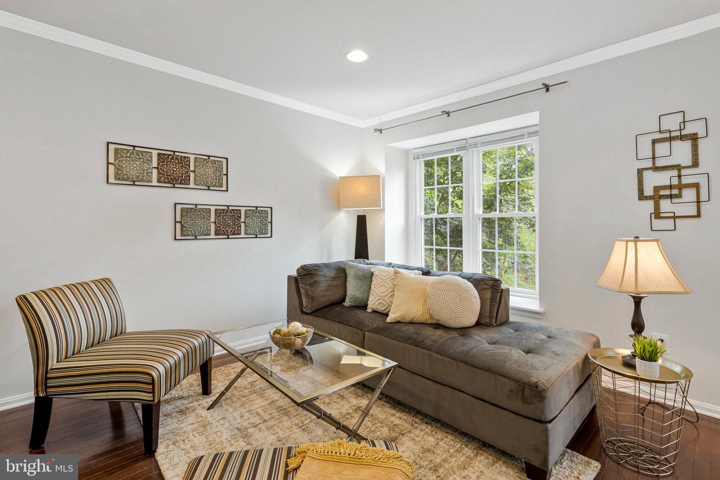 2943 OAKBOROUGH SQ, OAKTON, Virginia 22124, 3 Bedrooms Bedrooms, ,2 BathroomsBathrooms,Residential,For sale,2943 OAKBOROUGH SQ,VAFX2264770 MLS # VAFX2264770